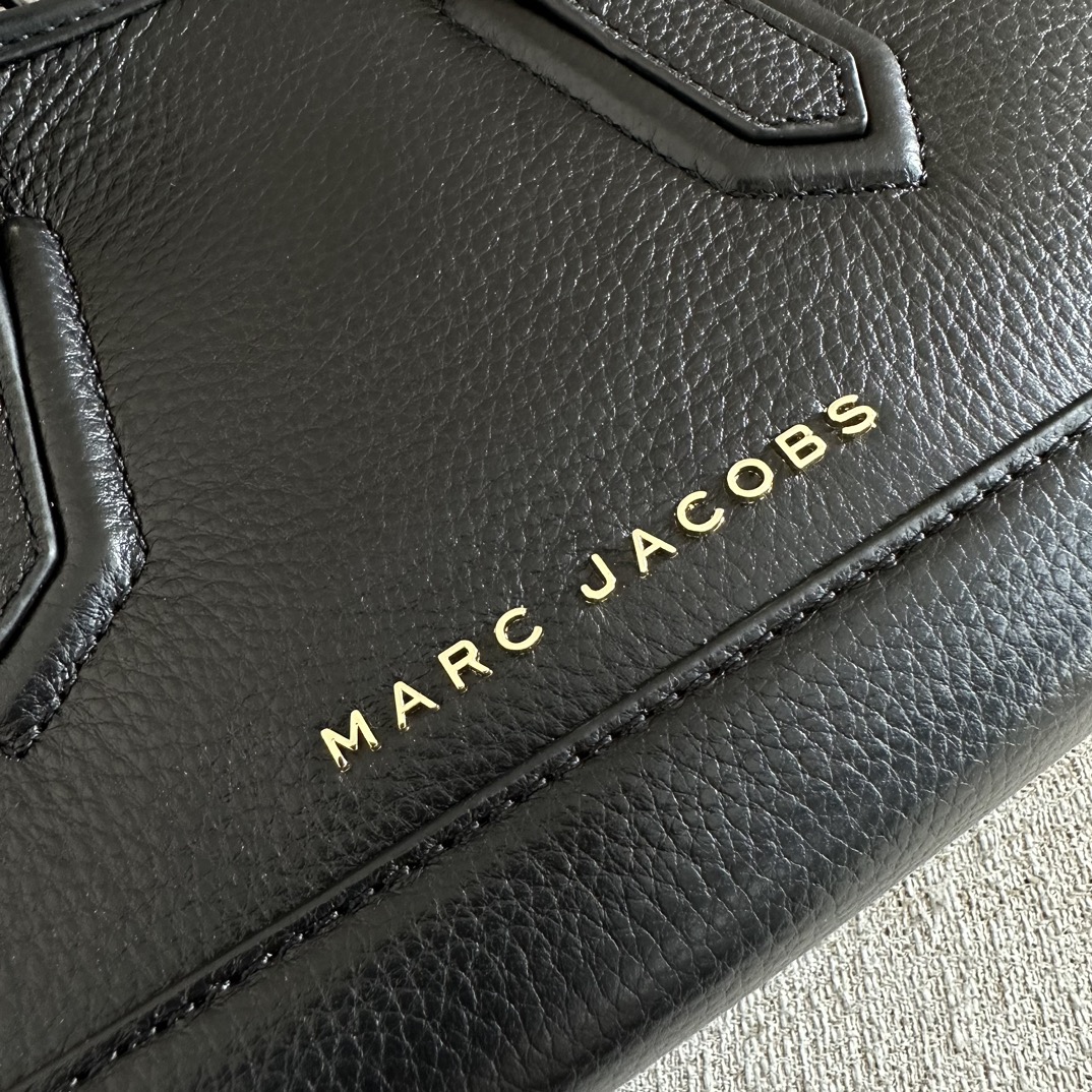 Marc Jacobs ～mj手提斜挎包 新款 牛皮 一模一样的东西