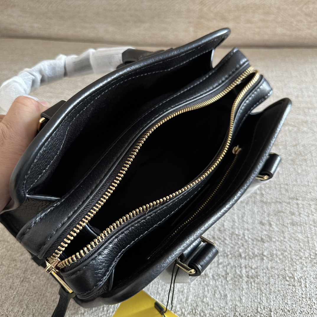 Marc Jacobs ～mj手提斜挎包 机车包 新款