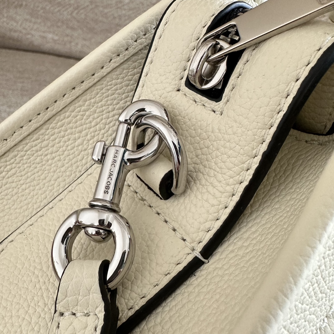 Marc Jacobs ～mj手提斜挎包 新款 牛皮 一模一样的东西