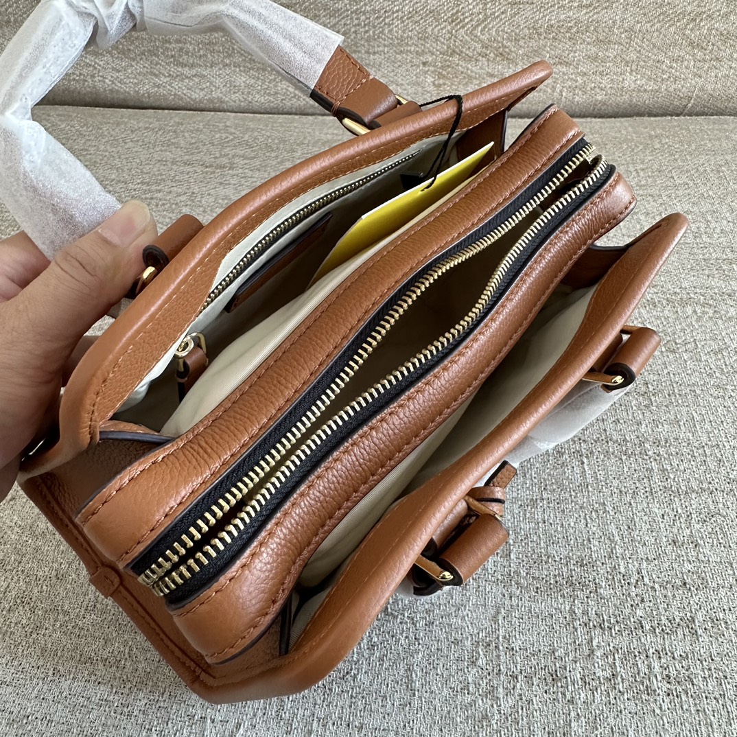 Marc Jacobs ～mj手提斜挎包 新款 牛皮 一模一样的东西