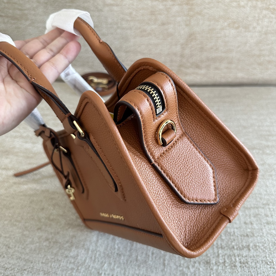 Marc Jacobs ～mj手提斜挎包 新款 牛皮 一模一样的东西