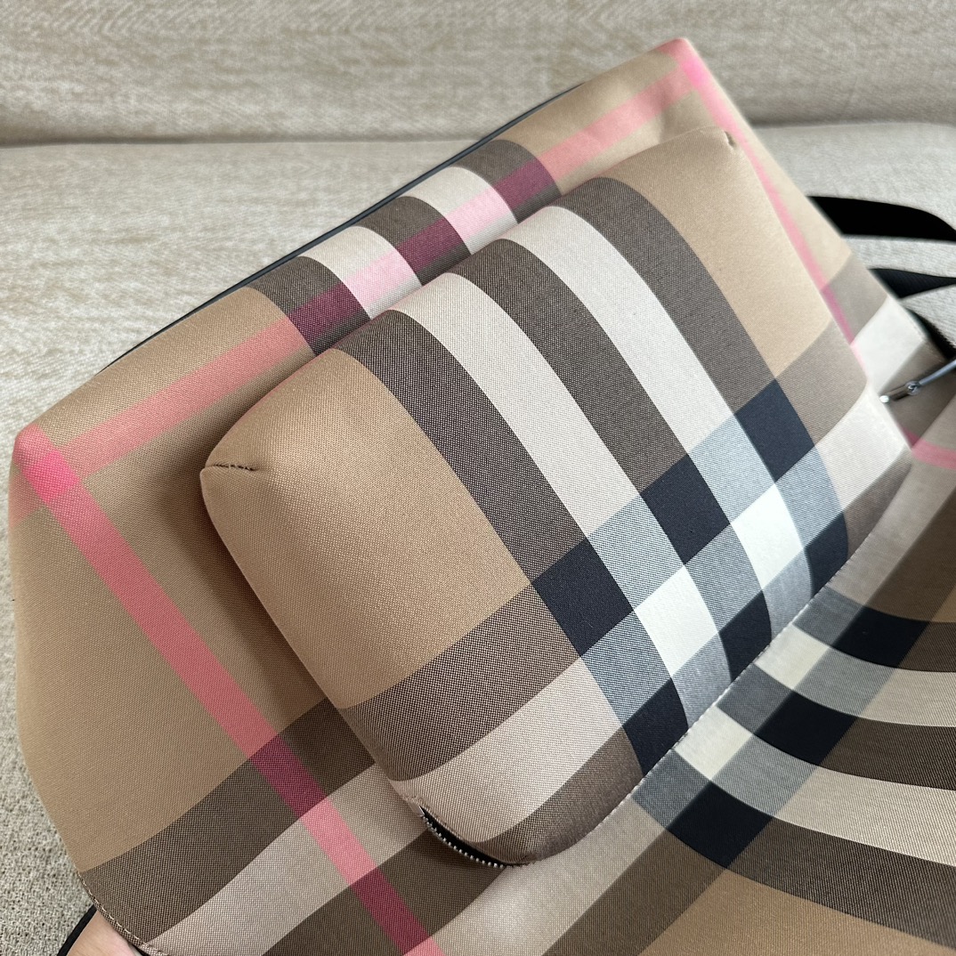 Burberry Shipping details reference