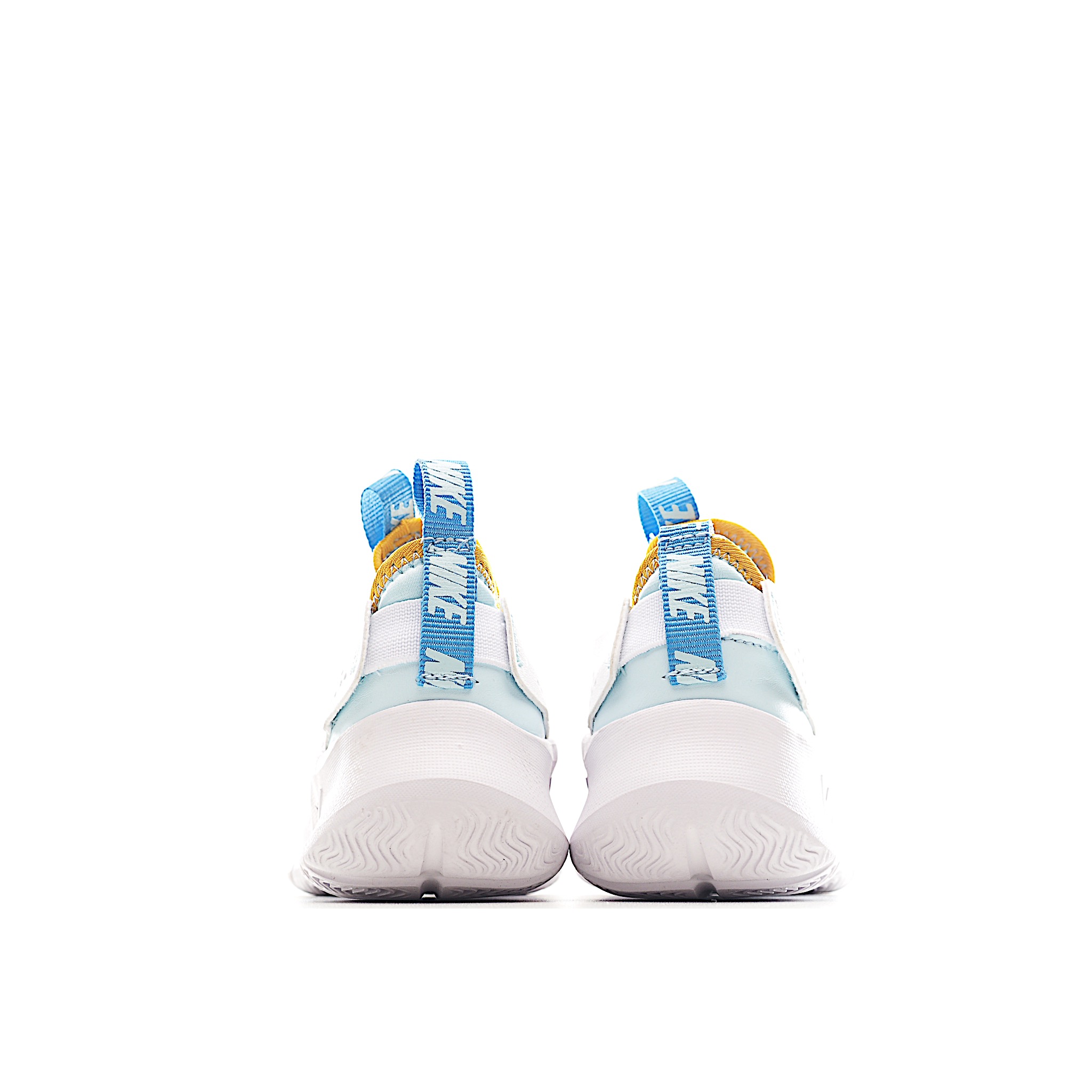 图片[4]-赤足3代儿童一脚蹬易穿脱运动鞋采用便于穿脱的设计，无需系带，搭载富有抓附力的外底，备受孩子青睐。该鞋款采用深受孩子喜爱的略带弹性的内靴设计，结合经久耐穿覆面，专为运动场、课间休息和即兴追逐游戏匠心打造。柔韧外底提供可驾驭多种地面的抓地力，令孩子舒适畅玩。 货号：6141 尺码：24-37-选品中心