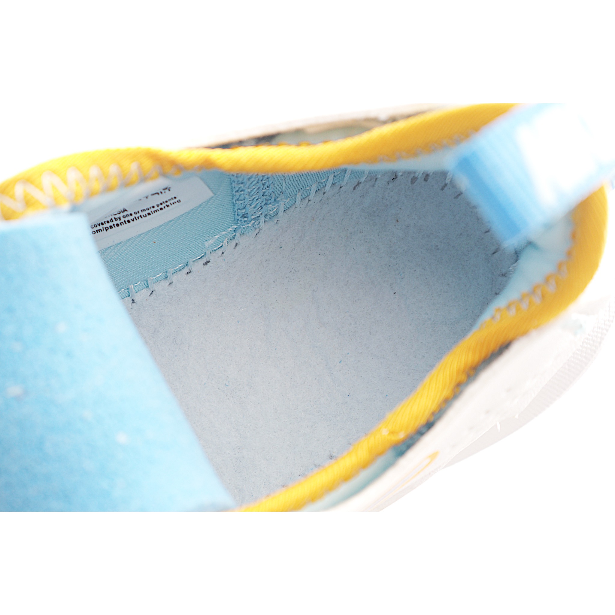 图片[7]-赤足3代儿童一脚蹬易穿脱运动鞋采用便于穿脱的设计，无需系带，搭载富有抓附力的外底，备受孩子青睐。该鞋款采用深受孩子喜爱的略带弹性的内靴设计，结合经久耐穿覆面，专为运动场、课间休息和即兴追逐游戏匠心打造。柔韧外底提供可驾驭多种地面的抓地力，令孩子舒适畅玩。 货号：6141 尺码：24-37-选品中心