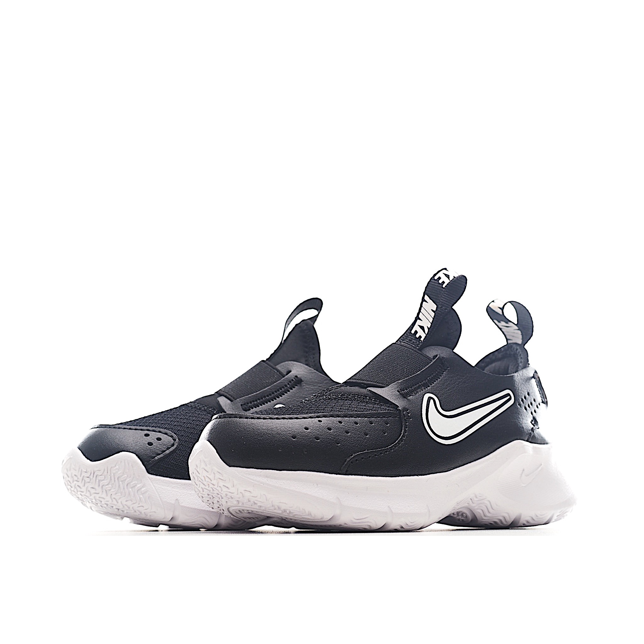 图片[3]-赤足3代儿童一脚蹬易穿脱运动鞋采用便于穿脱的设计，无需系带，搭载富有抓附力的外底，备受孩子青睐。该鞋款采用深受孩子喜爱的略带弹性的内靴设计，结合经久耐穿覆面，专为运动场、课间休息和即兴追逐游戏匠心打造。柔韧外底提供可驾驭多种地面的抓地力，令孩子舒适畅玩。 货号：9005 尺码：24-37-选品中心