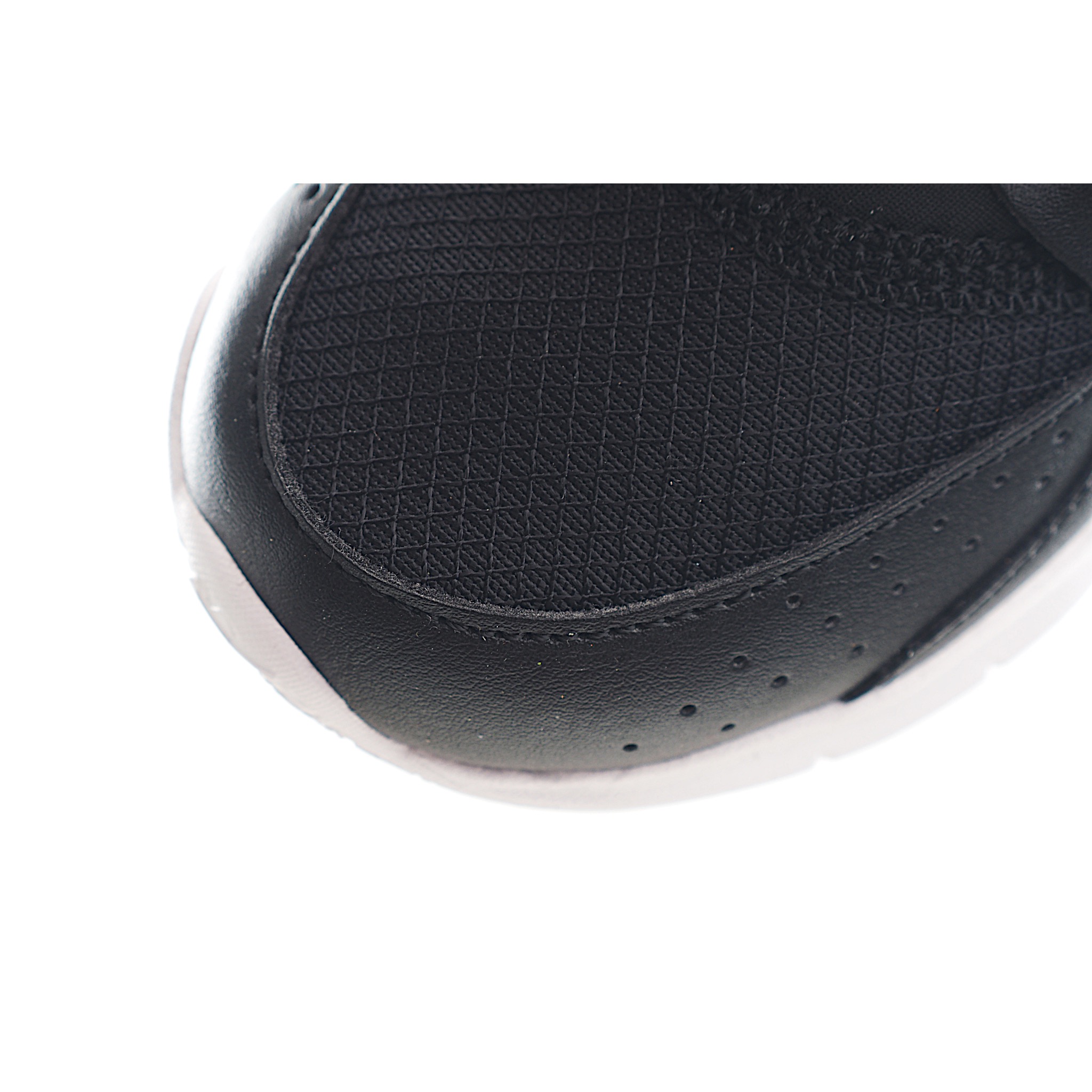 图片[7]-赤足3代儿童一脚蹬易穿脱运动鞋采用便于穿脱的设计，无需系带，搭载富有抓附力的外底，备受孩子青睐。该鞋款采用深受孩子喜爱的略带弹性的内靴设计，结合经久耐穿覆面，专为运动场、课间休息和即兴追逐游戏匠心打造。柔韧外底提供可驾驭多种地面的抓地力，令孩子舒适畅玩。 货号：9005 尺码：24-37-选品中心