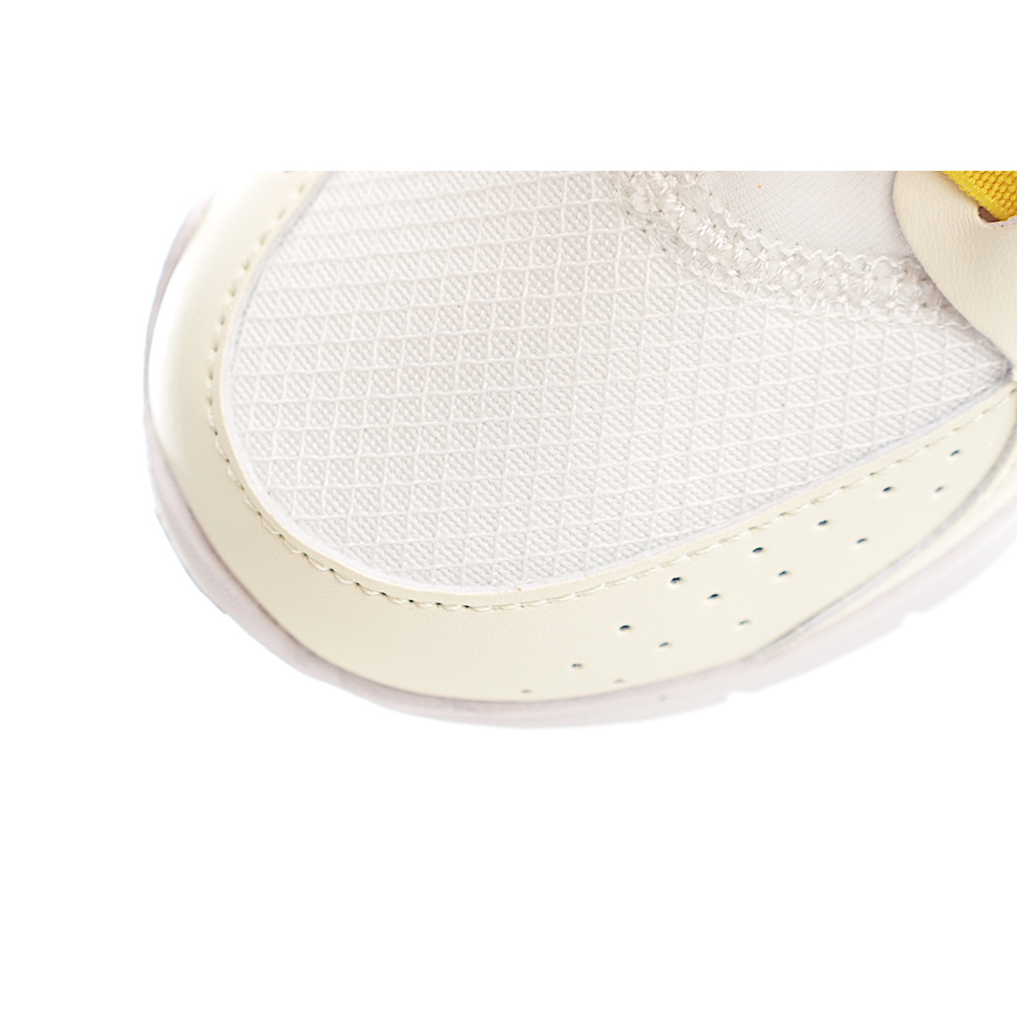 图片[7]-赤足3代儿童一脚蹬易穿脱运动鞋采用便于穿脱的设计，无需系带，搭载富有抓附力的外底，备受孩子青睐。该鞋款采用深受孩子喜爱的略带弹性的内靴设计，结合经久耐穿覆面，专为运动场、课间休息和即兴追逐游戏匠心打造。柔韧外底提供可驾驭多种地面的抓地力，令孩子舒适畅玩。 货号：19101 尺码：24-37-选品中心