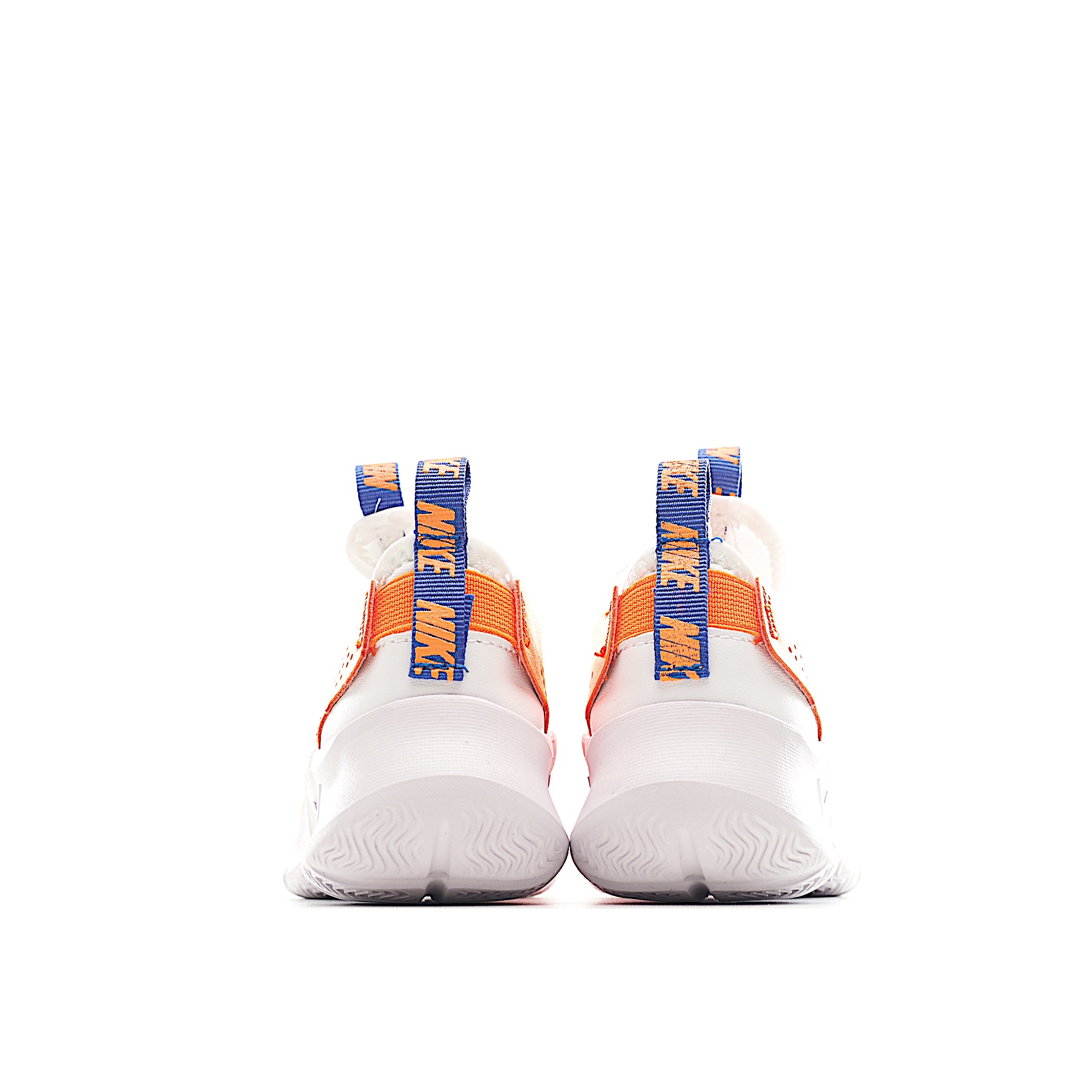 图片[4]-赤足3代儿童一脚蹬易穿脱运动鞋采用便于穿脱的设计，无需系带，搭载富有抓附力的外底，备受孩子青睐。该鞋款采用深受孩子喜爱的略带弹性的内靴设计，结合经久耐穿覆面，专为运动场、课间休息和即兴追逐游戏匠心打造。柔韧外底提供可驾驭多种地面的抓地力，令孩子舒适畅玩。 货号：49101 尺码：24-37-选品中心