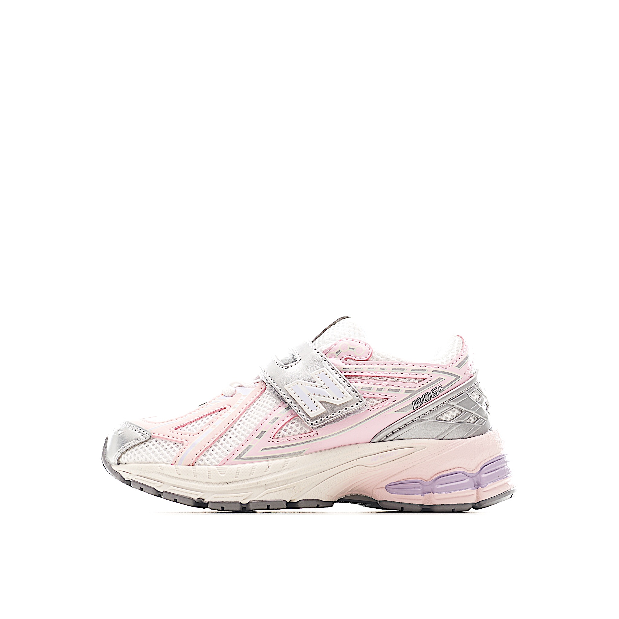 NB 1906 魔术贴儿童跑步鞋 立体双层织面搭配镂空支撑带复古未来感淋漓彰显,亦可搭配亲子款全家玩转复古千禧风。中底采用AB科技与Ny避震系统,缓震回弹性能更出色。升级孩童穿着体验,运动更加舒适自如。 货号:RP 尺码:24-37-选品中心