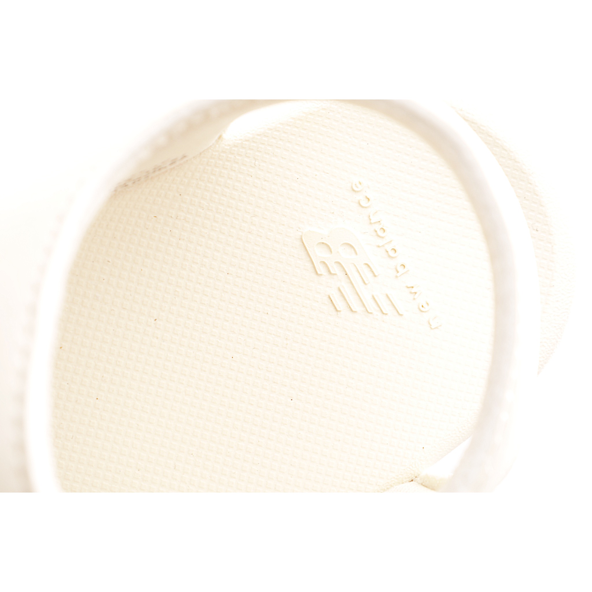 图片[5]-鞋身采用简洁的色彩进行搭配，缔造简洁利落外观和出众脚感，结合缓震与弹性的全新鞋底技术。具有魔术贴调节装署，稳固的后跟设计，软弹舒适不易磨脚，橡胶鞋底配合防滑纹路设计，平稳抓地。 尺码：22.5-37 货号：米色-选品中心