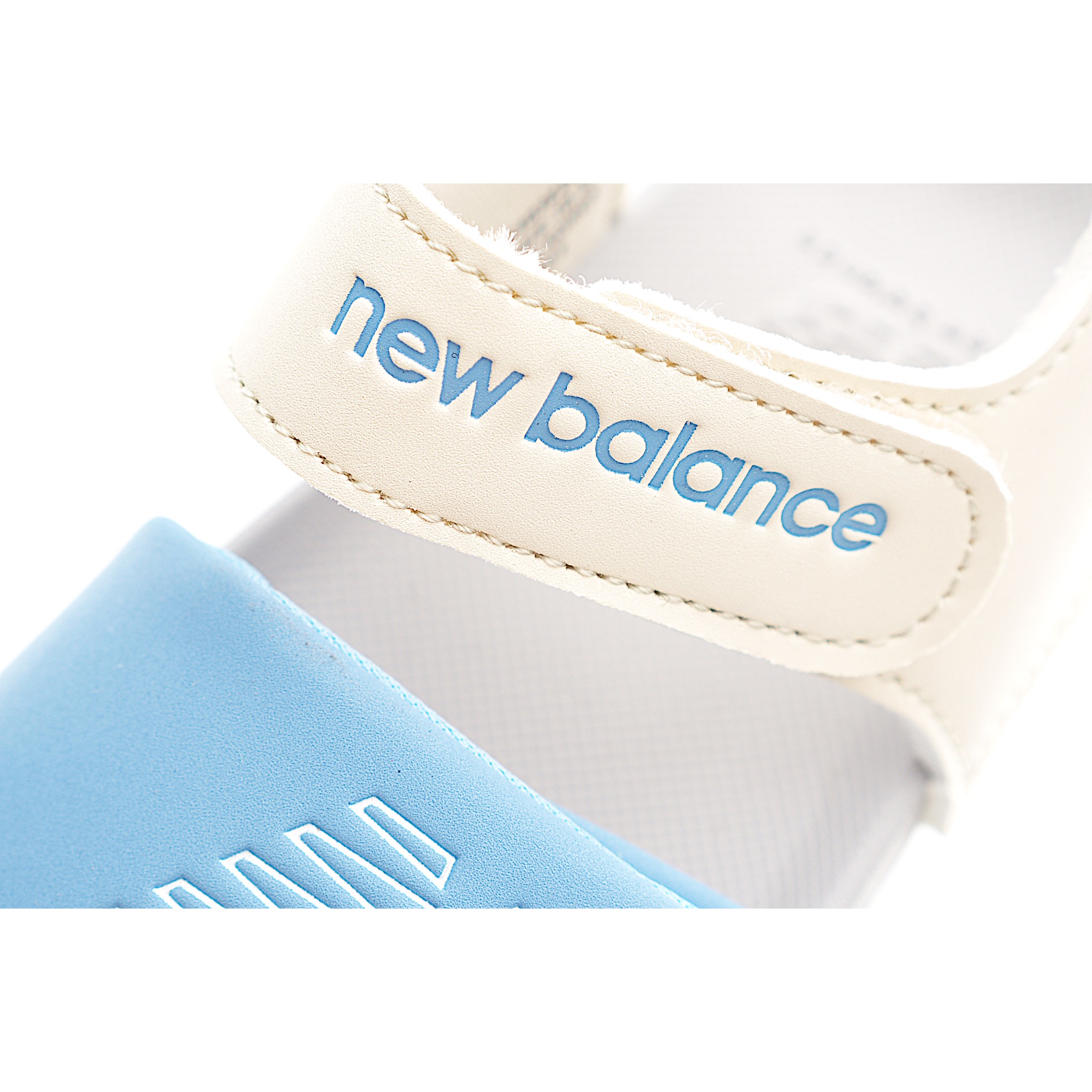 图片[7]-鞋身采用简洁的色彩进行搭配，缔造简洁利落外观和出众脚感，结合缓震与弹性的全新鞋底技术。具有魔术贴调节装署，稳固的后跟设计，软弹舒适不易磨脚，橡胶鞋底配合防滑纹路设计，平稳抓地。 尺码：22.5-37 货号：米蓝色-选品中心