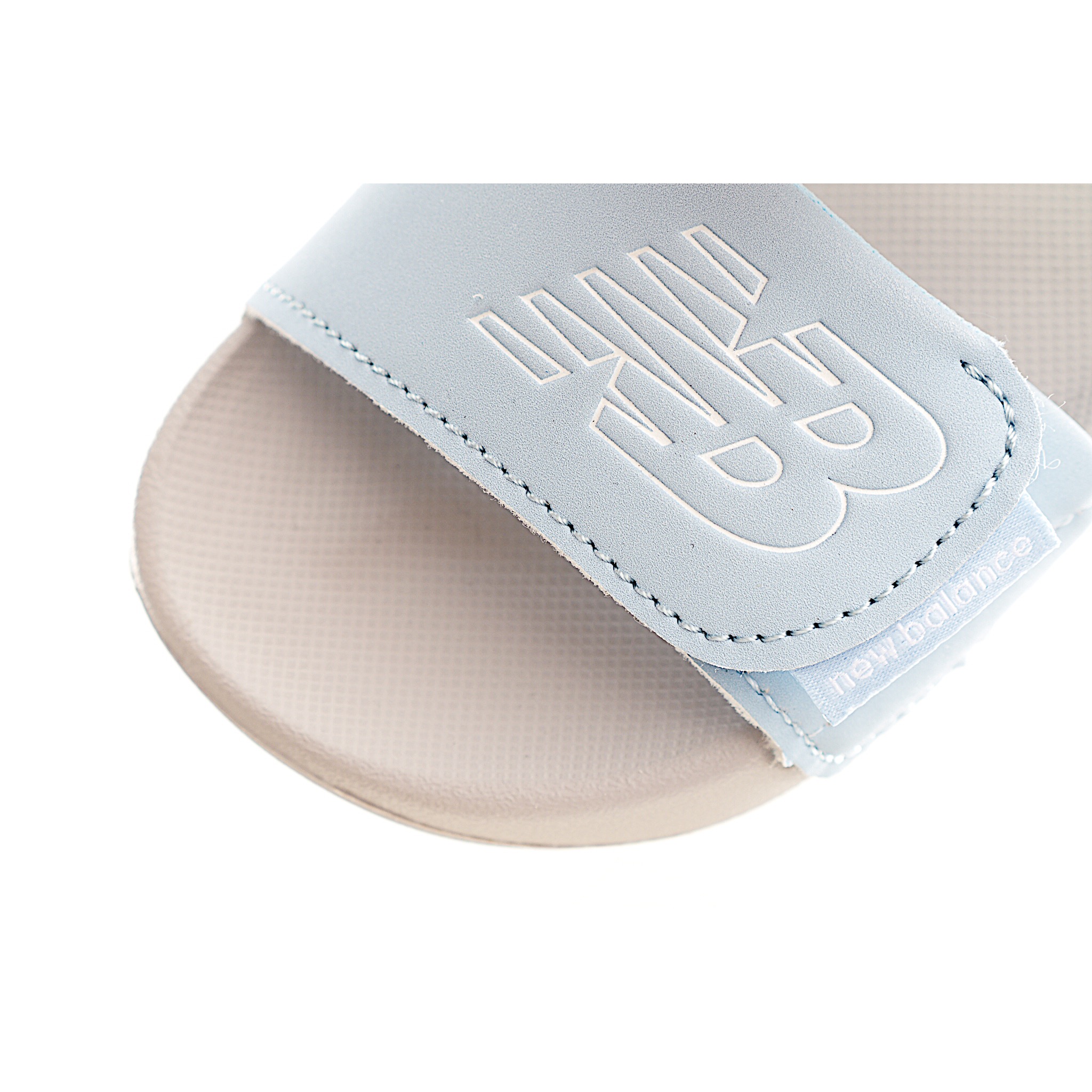 图片[5]-鞋身采用简洁的色彩进行搭配，缔造简洁利落外观和出众脚感，结合缓震与弹性的全新鞋底技术。具有魔术贴调节装署，稳固的后跟设计，软弹舒适不易磨脚，橡胶鞋底配合防滑纹路设计，平稳抓地。 尺码：22.5-37 货号：薄荷绿-选品中心