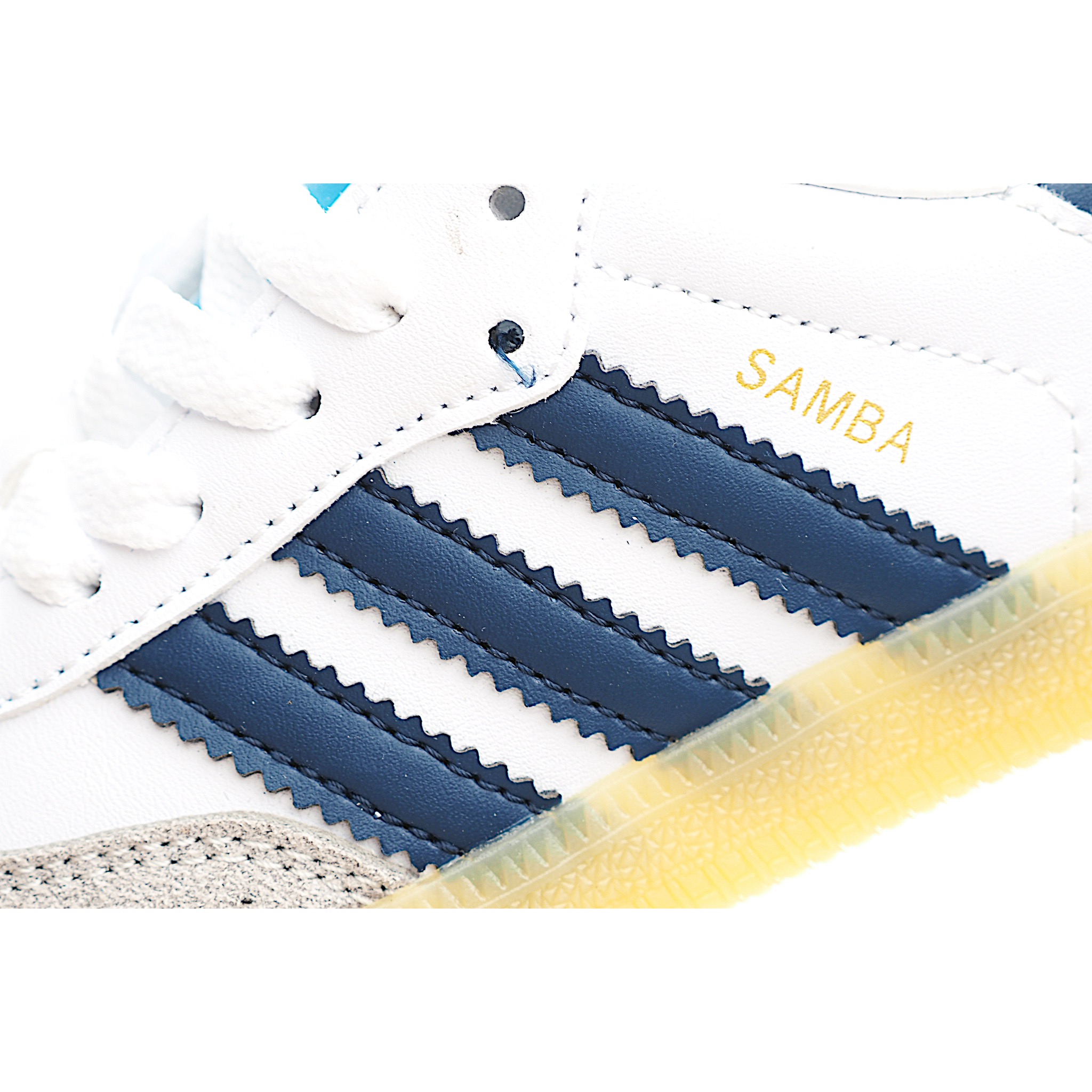 图片[6]-AD 德训 低帮儿童休闲鞋 注：22-27松紧带，28-37系带 如果你回到 1960 年代，你会发现职业足球运动员穿着桑巴，就像这些婴儿鞋一样，几乎就像他们一样。尺寸缩小适合儿童，配有柔软的鞋垫，在全天玩耍时感觉舒适。皮革鞋面、胶橡胶鞋底和3条纹保持经典。 货号：4466 尺码：22-37-选品中心