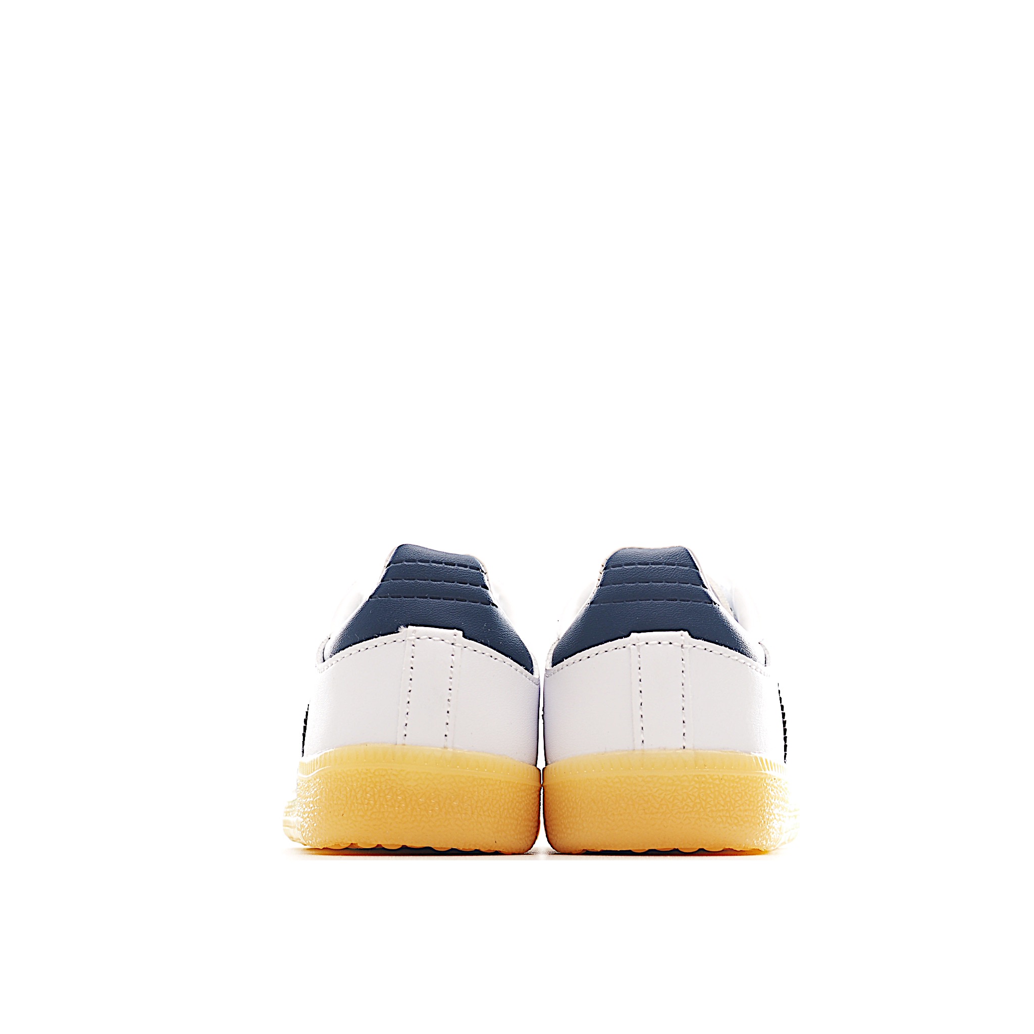 图片[4]-AD 德训 低帮儿童休闲鞋 注：22-27松紧带，28-37系带 如果你回到 1960 年代，你会发现职业足球运动员穿着桑巴，就像这些婴儿鞋一样，几乎就像他们一样。尺寸缩小适合儿童，配有柔软的鞋垫，在全天玩耍时感觉舒适。皮革鞋面、胶橡胶鞋底和3条纹保持经典。 货号：4466 尺码：22-37-选品中心