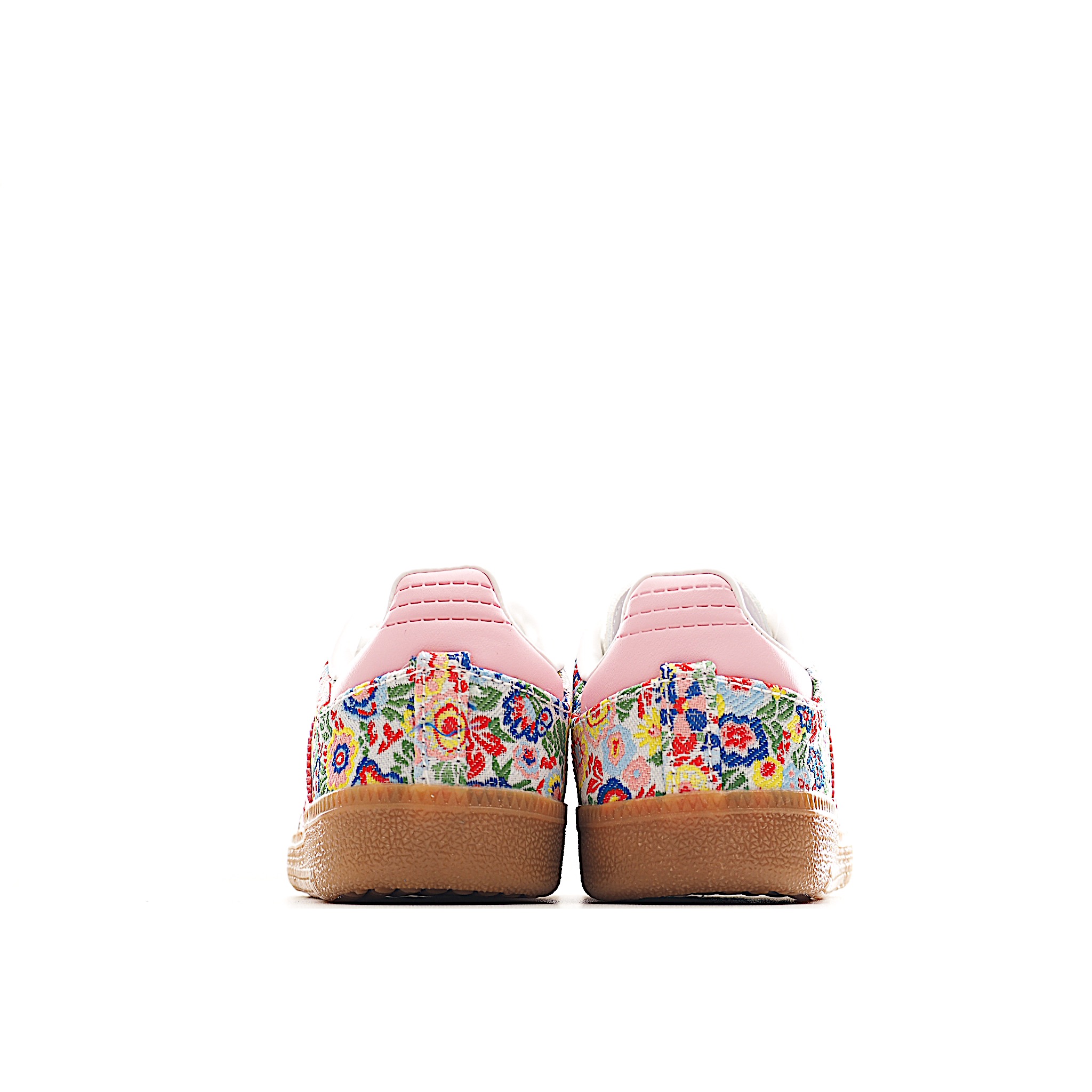 图片[4]-AD 德训 低帮儿童休闲鞋 注：22-27松紧带，28-37系带 如果你回到 1960 年代，你会发现职业足球运动员穿着桑巴，就像这些婴儿鞋一样，几乎就像他们一样。尺寸缩小适合儿童，配有柔软的鞋垫，在全天玩耍时感觉舒适。皮革鞋面、胶橡胶鞋底和3条纹保持经典。 货号：0281 尺码：22-37-选品中心