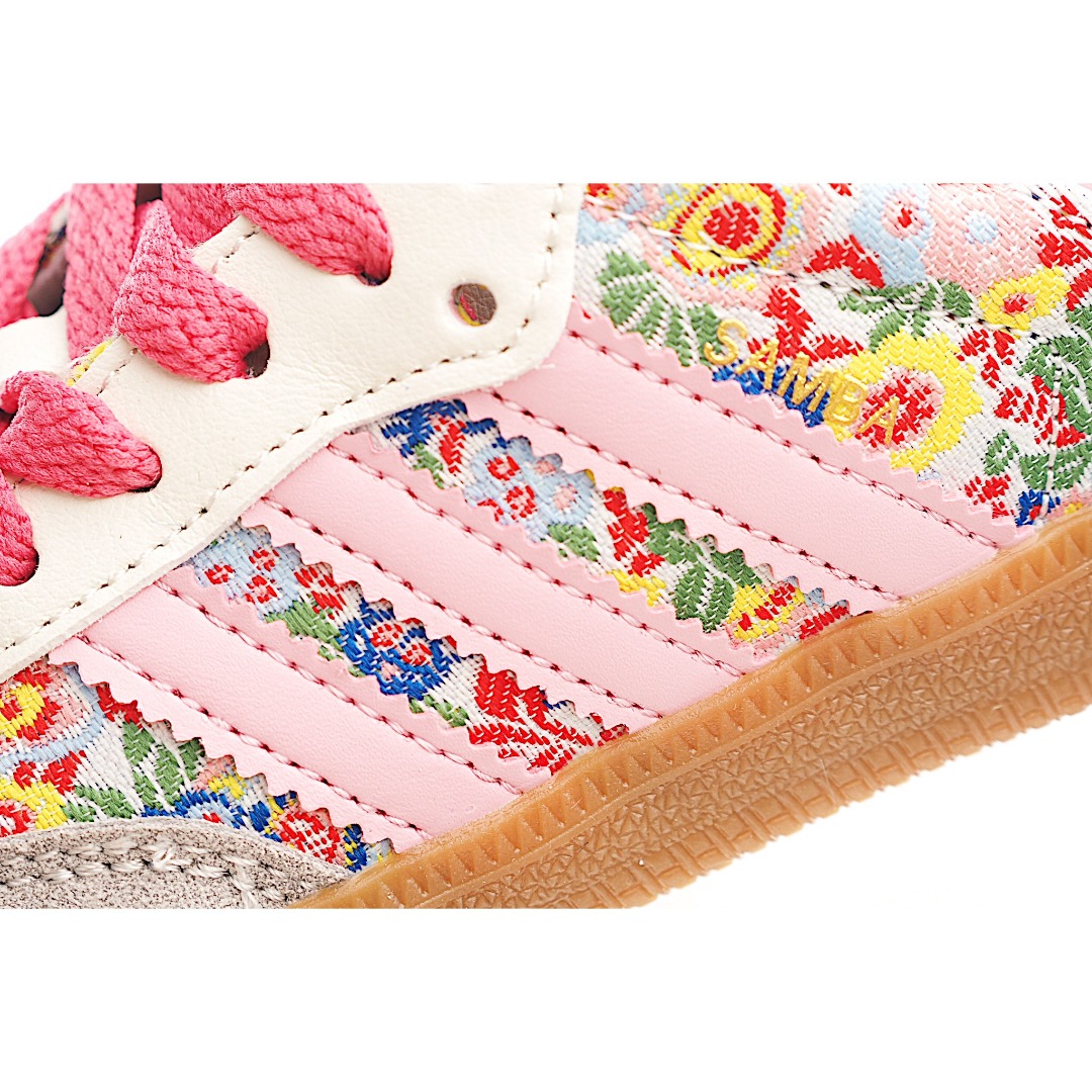 图片[9]-AD 德训 低帮儿童休闲鞋 注：22-27松紧带，28-37系带 如果你回到 1960 年代，你会发现职业足球运动员穿着桑巴，就像这些婴儿鞋一样，几乎就像他们一样。尺寸缩小适合儿童，配有柔软的鞋垫，在全天玩耍时感觉舒适。皮革鞋面、胶橡胶鞋底和3条纹保持经典。 货号：0281 尺码：22-37-选品中心