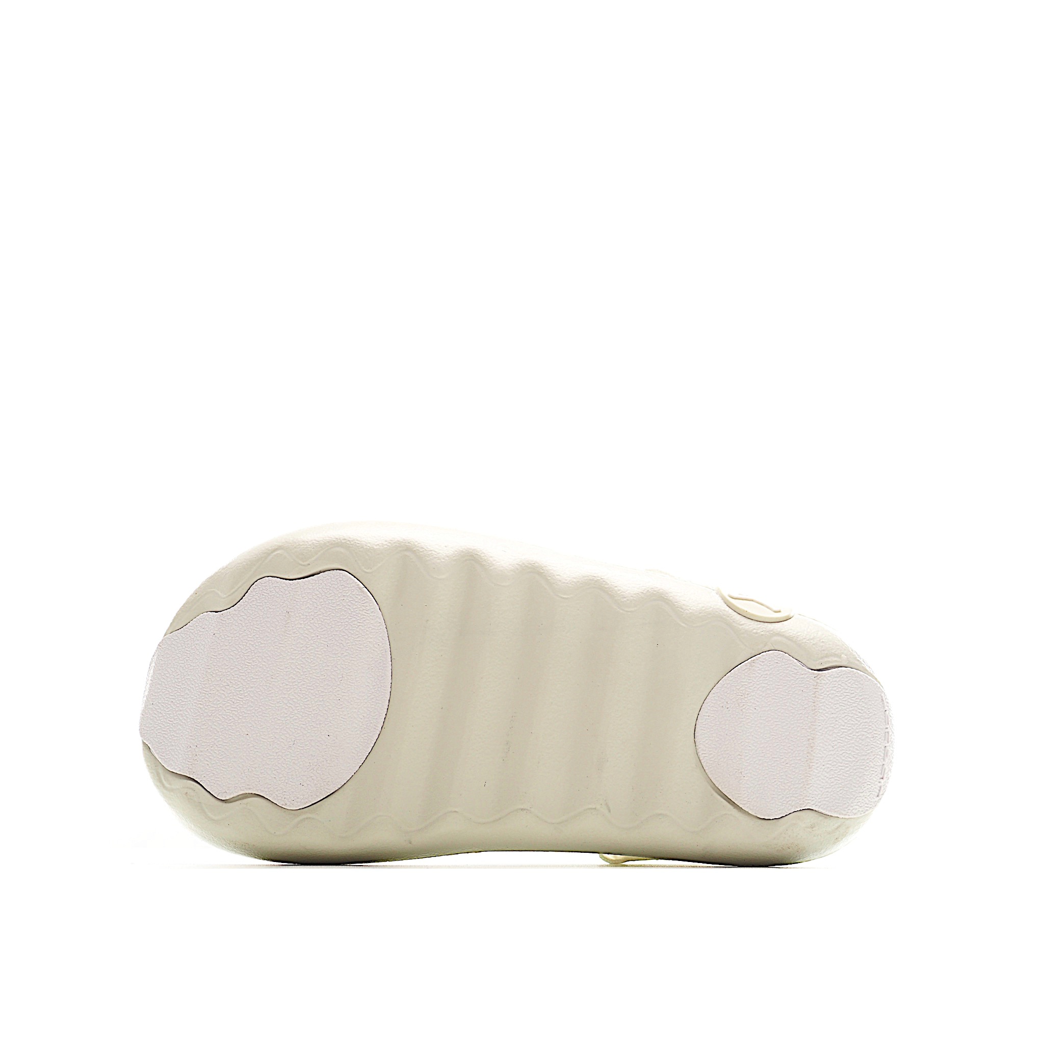 图片[9]-凭借其简单的套穿式设计，为小脚带来无处不在、无所不能的能量。它由一块坚固而有支撑力的泡沫制成，配有弹性鞋跟带和纹理鞋垫，可帮助将小宝贝的脚固定到位。 货号：小童3002 大童2002 尺码：22-35-选品中心