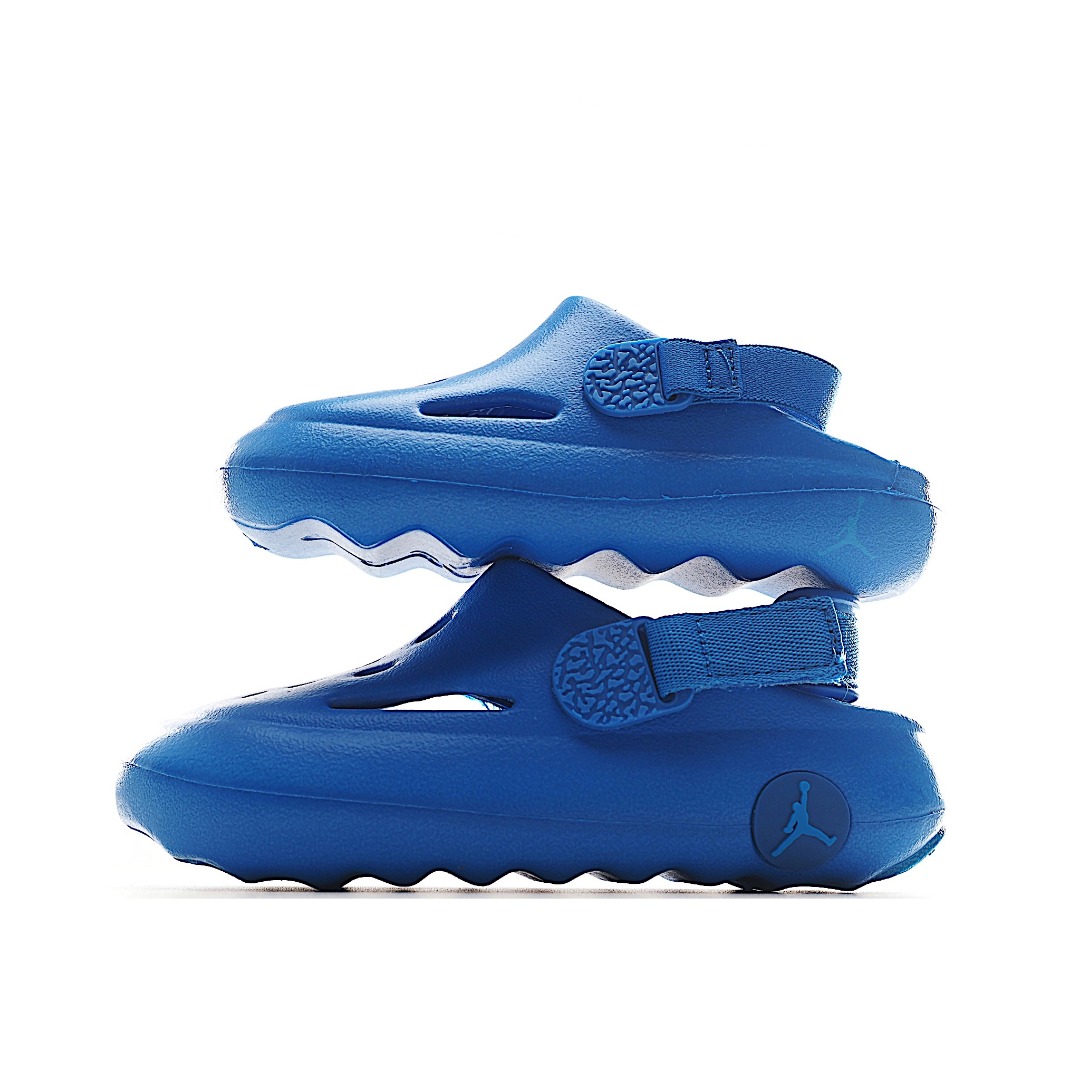 凭借其简单的套穿式设计,为小脚带来无处不在、无所不能的能量。它由一块坚固而有支撑力的泡沫制成,配有弹性鞋跟带和纹理鞋垫,可帮助将小宝贝的脚固定到位。 货号:小童3400 大童2400 尺码:22-35-选品中心