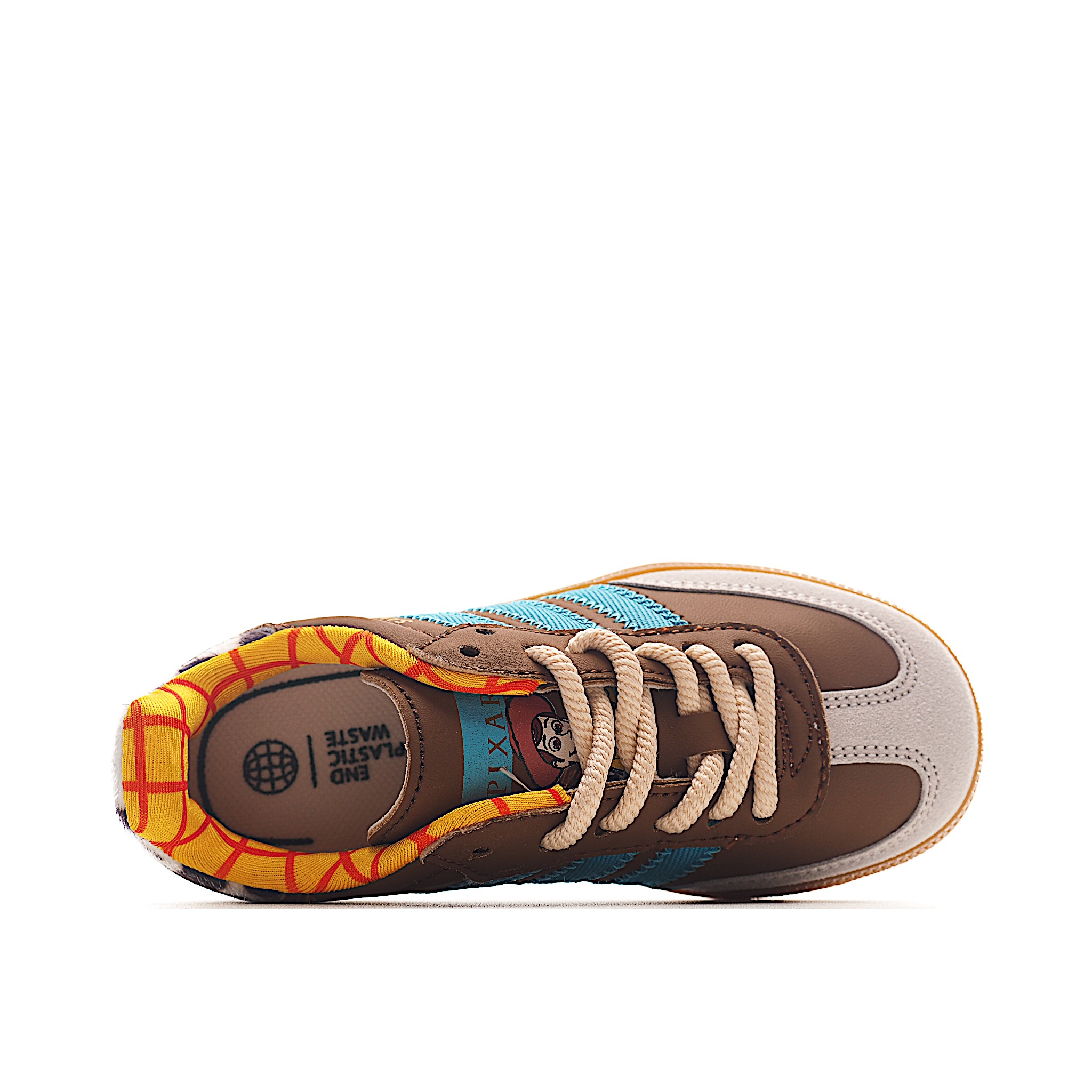 图片[9]-AD 德训 低帮儿童休闲鞋 注：22-27松紧带，28-37系带 如果你回到 1960 年代，你会发现职业足球运动员穿着桑巴，就像这些婴儿鞋一样，几乎就像他们一样。尺寸缩小适合儿童，配有柔软的鞋垫，在全天玩耍时感觉舒适。皮革鞋面、胶橡胶鞋底和3条纹保持经典。 货号：3099 尺码：22-37-选品中心