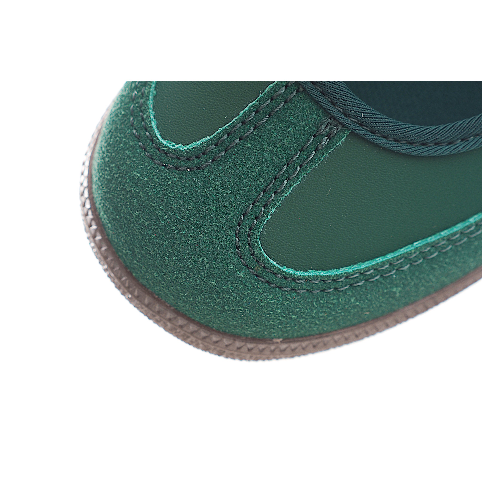 图片[7]-AD 桑巴 玛丽珍儿童休闲鞋 采用现代风格融入时尚的玛丽珍美学，这款低调的鞋子采用光滑的皮革鞋面和标志性的锯齿状条纹，为传统风格注入了新鲜感。光滑的缎面衬里赋予鞋子奢华感，抓地力强的橡胶外底保持经典外观。从室内运动鞋到街头服饰主打单品。 尺码：22-37-选品中心