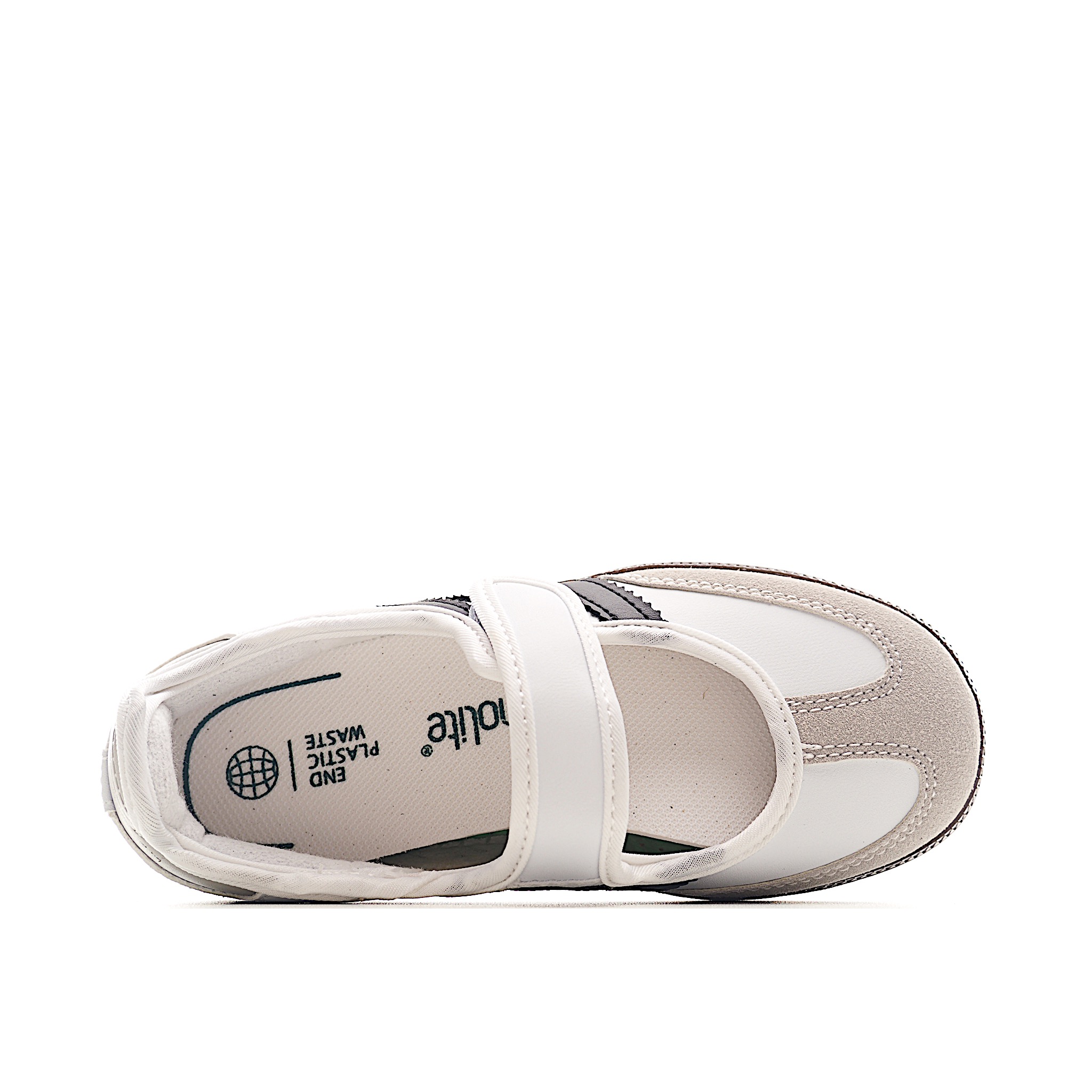 图片[9]-AD 桑巴 玛丽珍儿童休闲鞋 采用现代风格融入时尚的玛丽珍美学，这款低调的鞋子采用光滑的皮革鞋面和标志性的锯齿状条纹，为传统风格注入了新鲜感。光滑的缎面衬里赋予鞋子奢华感，抓地力强的橡胶外底保持经典外观。从室内运动鞋到街头服饰主打单品。 尺码：22-37-选品中心