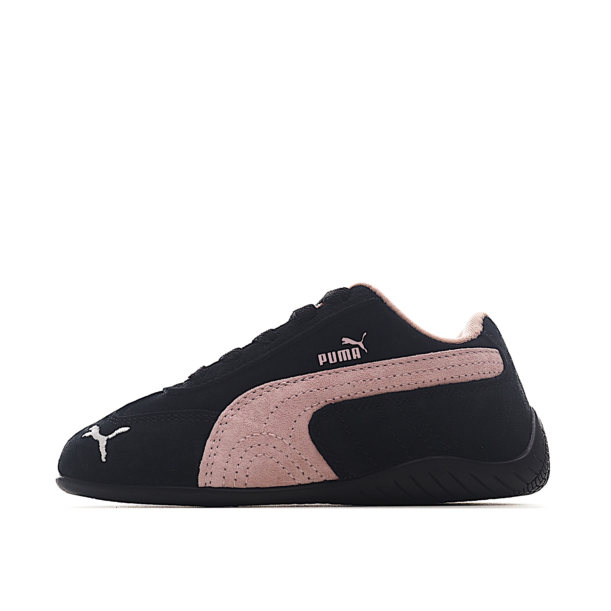 猪八 PA 美洲狮赛车儿童鞋 灵感来自赛道速度的PA经典之作,以其赛车鞋风格的形状和流畅的线条在人群中脱颖而出,看起来快速而大胆。将赛车运动带到街头,用我们标志性轮廓的最新版本来引领低调的潮流。 尺码:24-35 货号:4609-选品中心