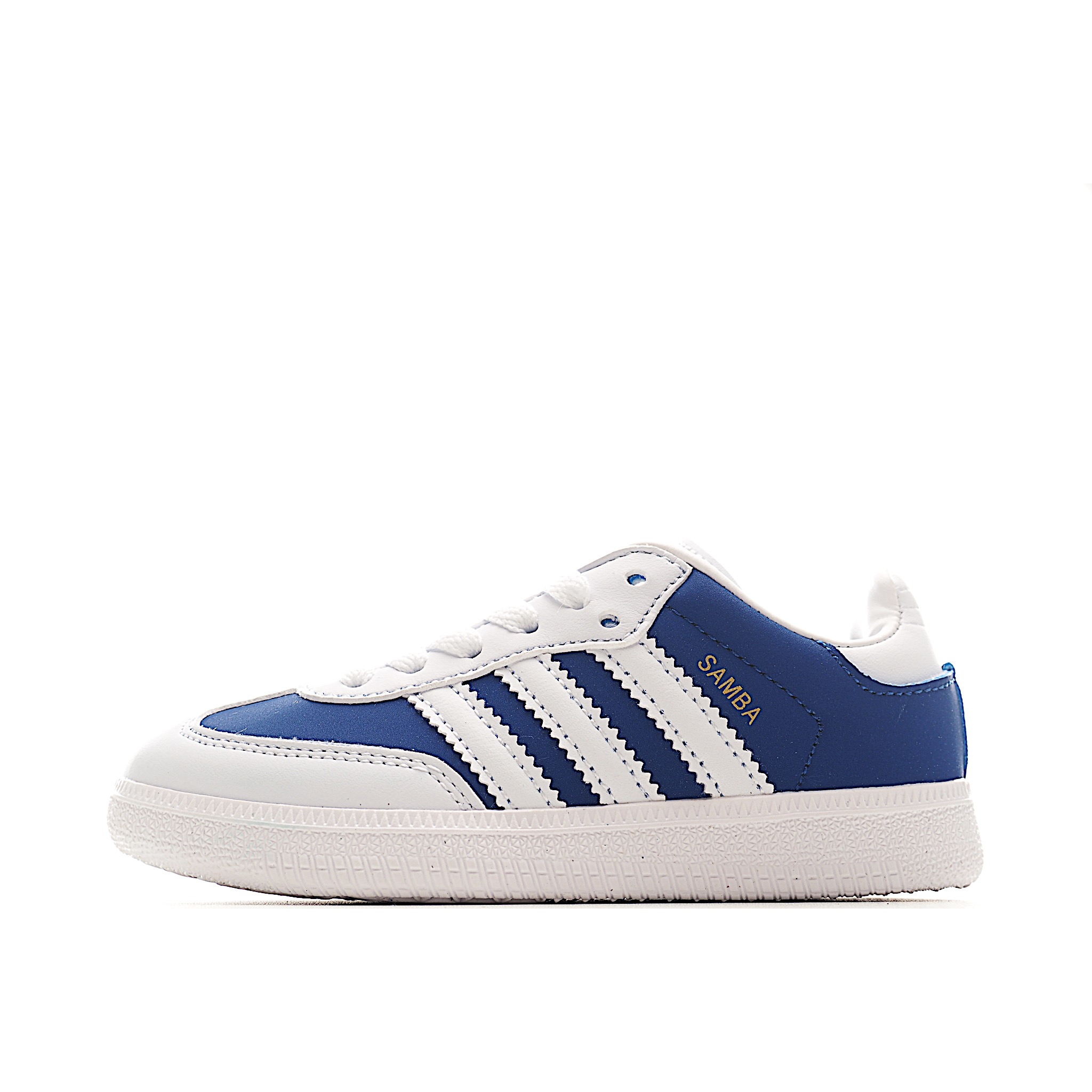 AD 德训 低帮儿童休闲鞋 注：22-27松紧带，28-37系带 如果你回到 1960 年代，你会发现职业足球运动员穿着桑巴，就像这些婴儿鞋一样，几乎就像他们一样。尺寸缩小适合儿童，配有柔软的鞋垫，在全天玩耍时感觉舒适。皮革鞋面、胶橡胶鞋底和3条纹保持经典。 货号：3203 尺码：22-37-选品中心