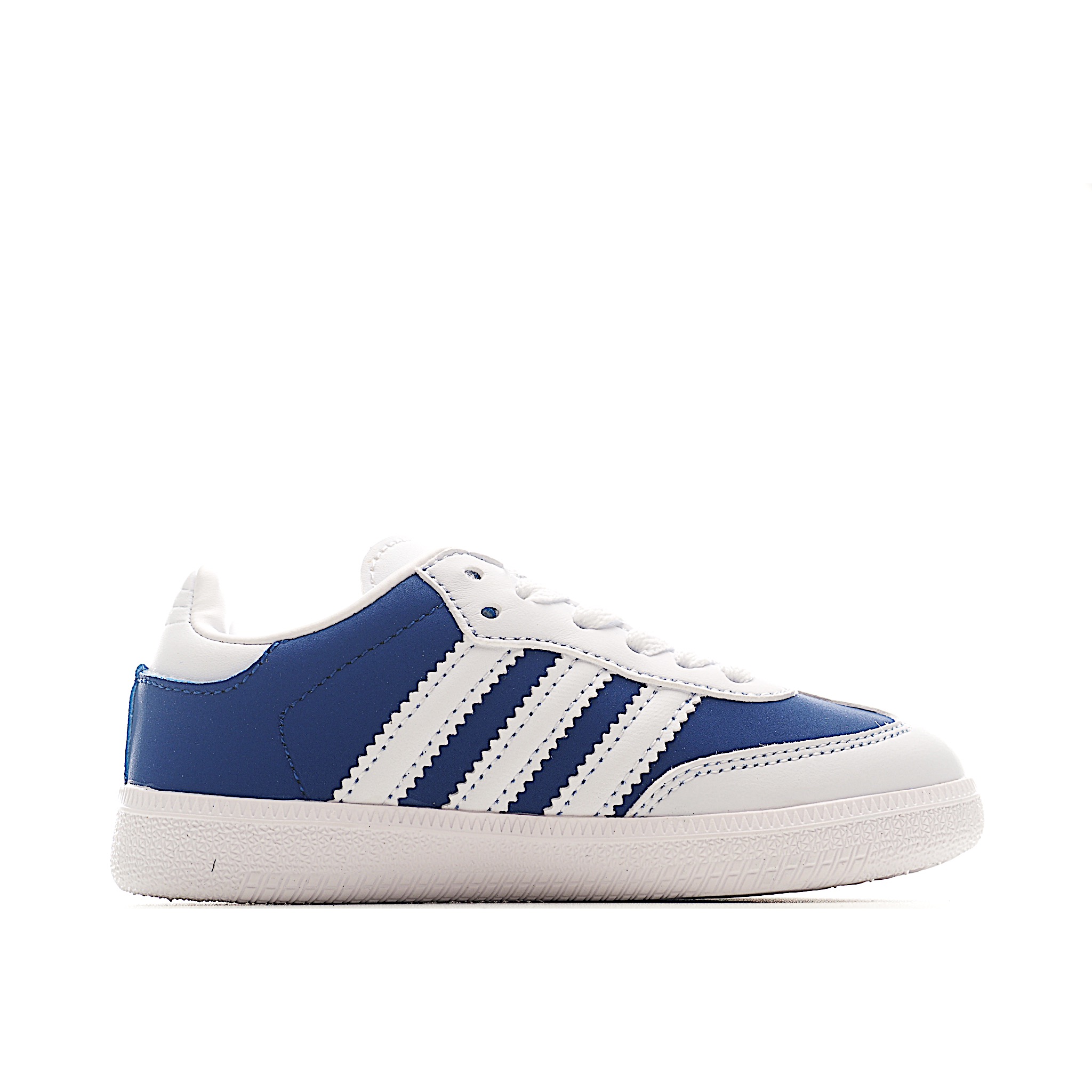 图片[2]-AD 德训 低帮儿童休闲鞋 注：22-27松紧带，28-37系带 如果你回到 1960 年代，你会发现职业足球运动员穿着桑巴，就像这些婴儿鞋一样，几乎就像他们一样。尺寸缩小适合儿童，配有柔软的鞋垫，在全天玩耍时感觉舒适。皮革鞋面、胶橡胶鞋底和3条纹保持经典。 货号：3203 尺码：22-37-选品中心