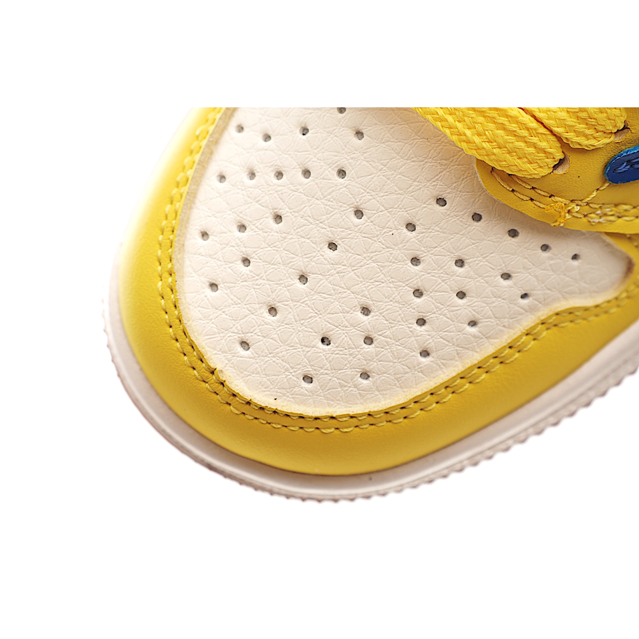 图片[8]-这款时尚与舒适并存的潮流鞋，其耐磨鞋底和优质材料确保小脚始终舒适，适合各种日常活动，使其成为儿童运动鞋爱好者的完美选择。鞋跟采用联合品牌细节，脚下饰有标志性的双色橡胶鞋底，确保您的孩子在场上踢得最好。 货号：7700 尺码：24-37-选品中心