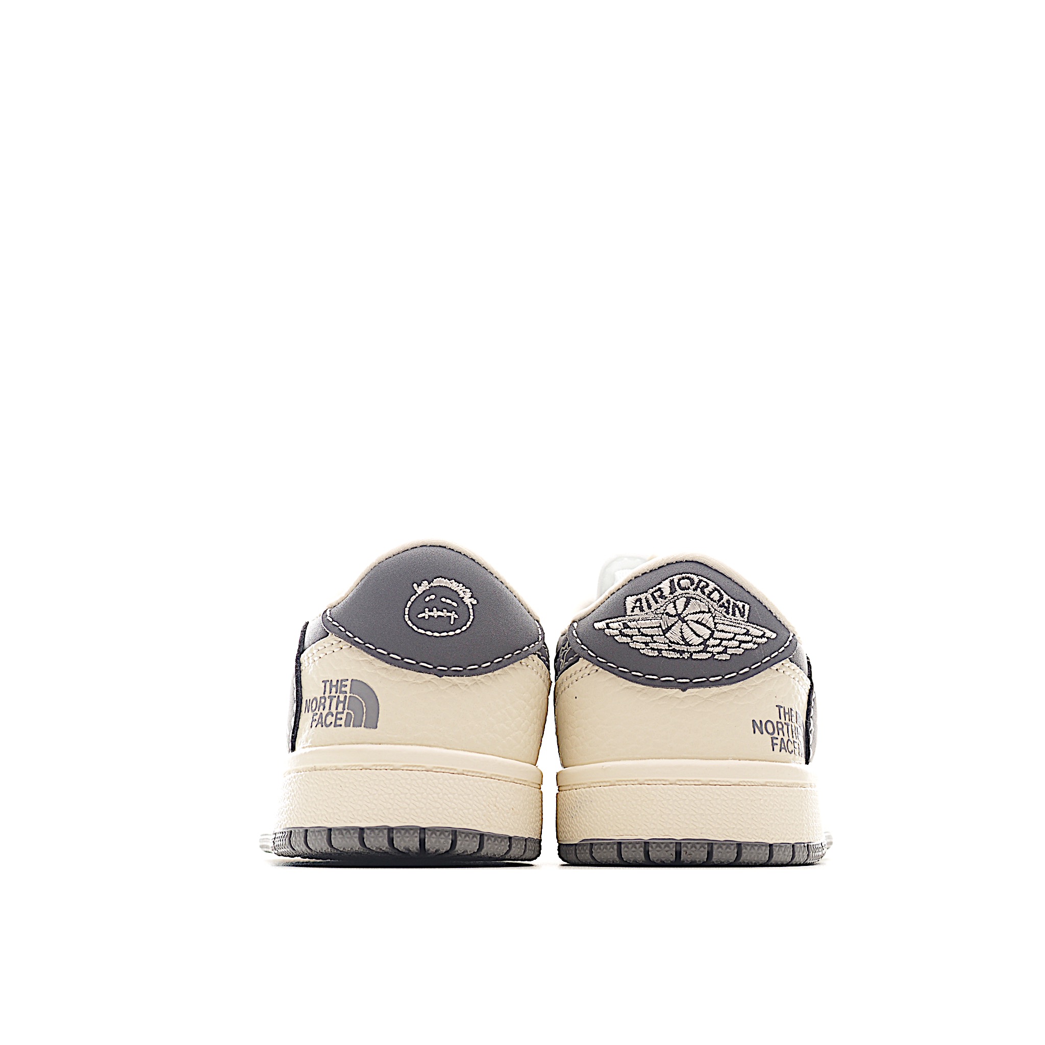 图片[5]-这款时尚与舒适并存的潮流鞋，其耐磨鞋底和优质材料确保小脚始终舒适，适合各种日常活动，使其成为儿童运动鞋爱好者的完美选择。鞋跟采用联合品牌细节，脚下饰有标志性的双色橡胶鞋底，确保您的孩子在场上踢得最好。 货号：4011 尺码：24-37-选品中心