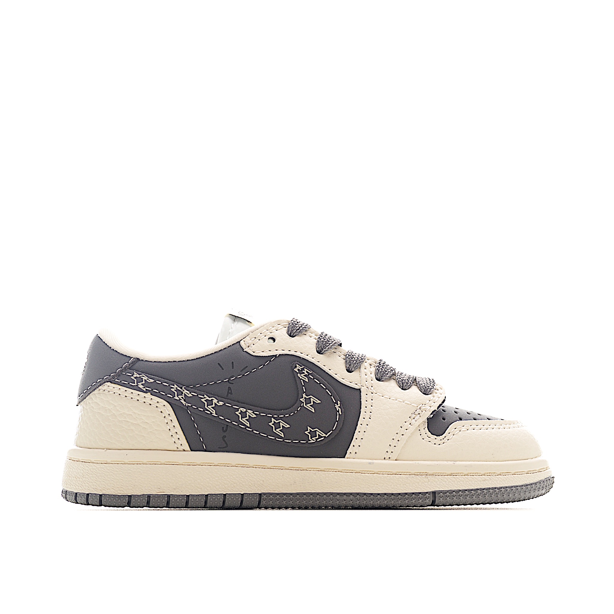 图片[2]-这款时尚与舒适并存的潮流鞋，其耐磨鞋底和优质材料确保小脚始终舒适，适合各种日常活动，使其成为儿童运动鞋爱好者的完美选择。鞋跟采用联合品牌细节，脚下饰有标志性的双色橡胶鞋底，确保您的孩子在场上踢得最好。 货号：4011 尺码：24-37-选品中心