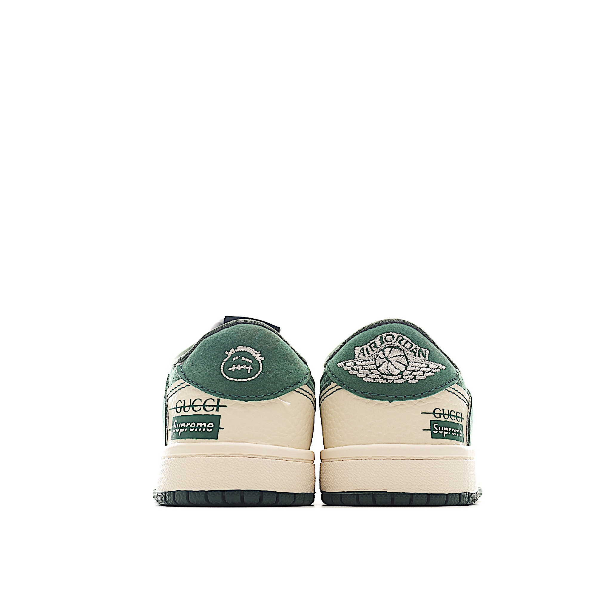 图片[5]-这款时尚与舒适并存的潮流鞋，其耐磨鞋底和优质材料确保小脚始终舒适，适合各种日常活动，使其成为儿童运动鞋爱好者的完美选择。鞋跟采用联合品牌细节，脚下饰有标志性的双色橡胶鞋底，确保您的孩子在场上踢得最好。 货号：4008A 尺码：24-37-选品中心