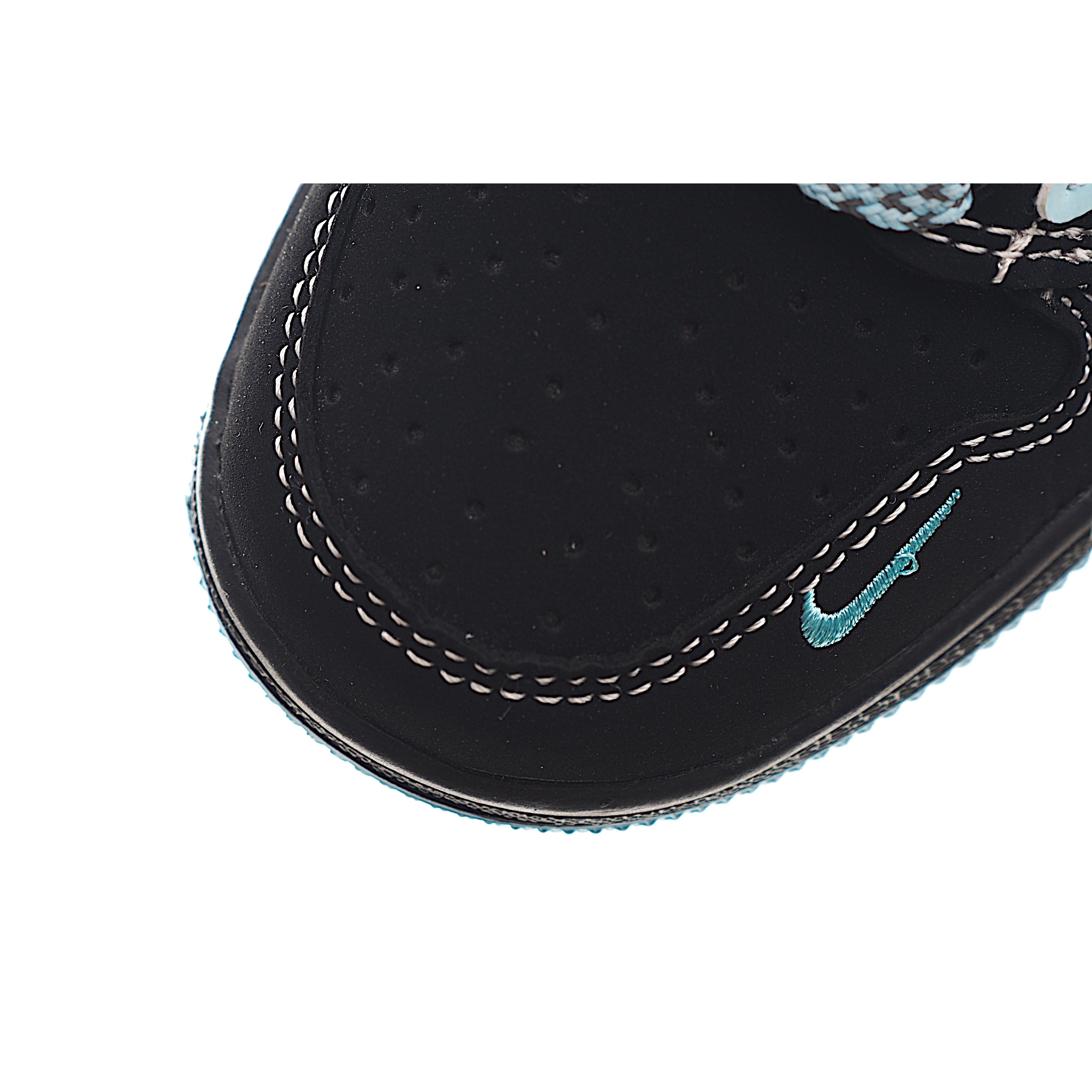 图片[7]-这款时尚与舒适并存的潮流鞋，其耐磨鞋底和优质材料确保小脚始终舒适，适合各种日常活动，使其成为儿童运动鞋爱好者的完美选择。鞋跟采用联合品牌细节，脚下饰有标志性的双色橡胶鞋底，确保您的孩子在场上踢得最好。 货号：4008 尺码：24-37-选品中心