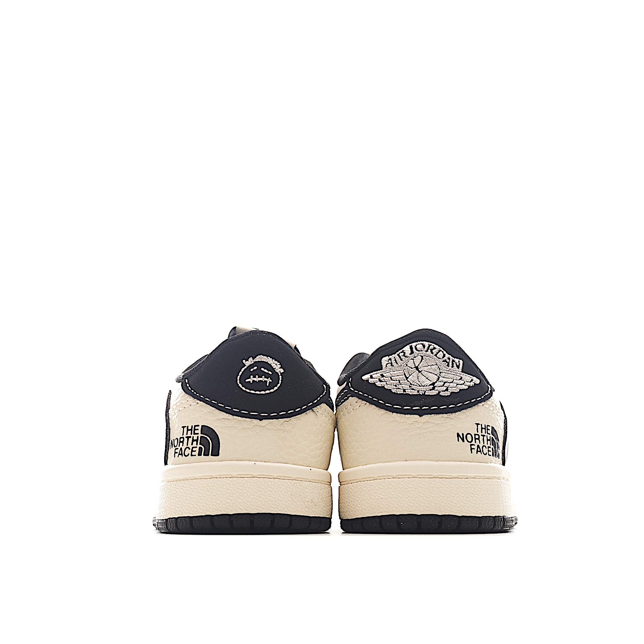 图片[5]-这款时尚与舒适并存的潮流鞋，其耐磨鞋底和优质材料确保小脚始终舒适，适合各种日常活动，使其成为儿童运动鞋爱好者的完美选择。鞋跟采用联合品牌细节，脚下饰有标志性的双色橡胶鞋底，确保您的孩子在场上踢得最好。 货号：4021 尺码：24-37-选品中心