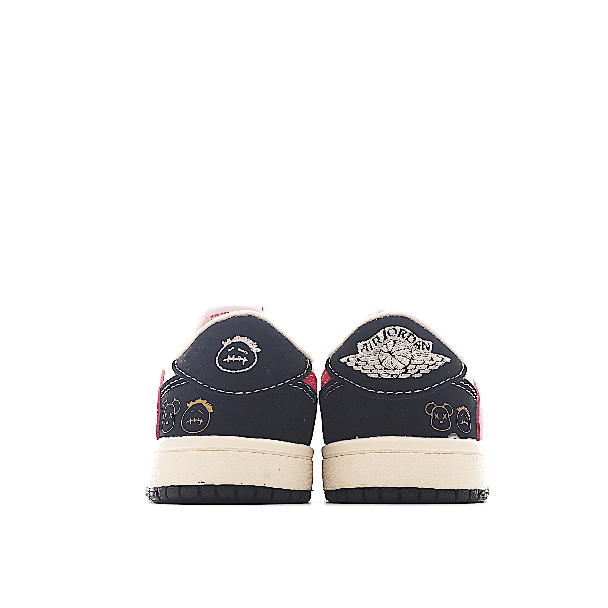 图片[5]-这款时尚与舒适并存的潮流鞋，其耐磨鞋底和优质材料确保小脚始终舒适，适合各种日常活动，使其成为儿童运动鞋爱好者的完美选择。鞋跟采用联合品牌细节，脚下饰有标志性的双色橡胶鞋底，确保您的孩子在场上踢得最好。 货号：4024 尺码：24-37-选品中心