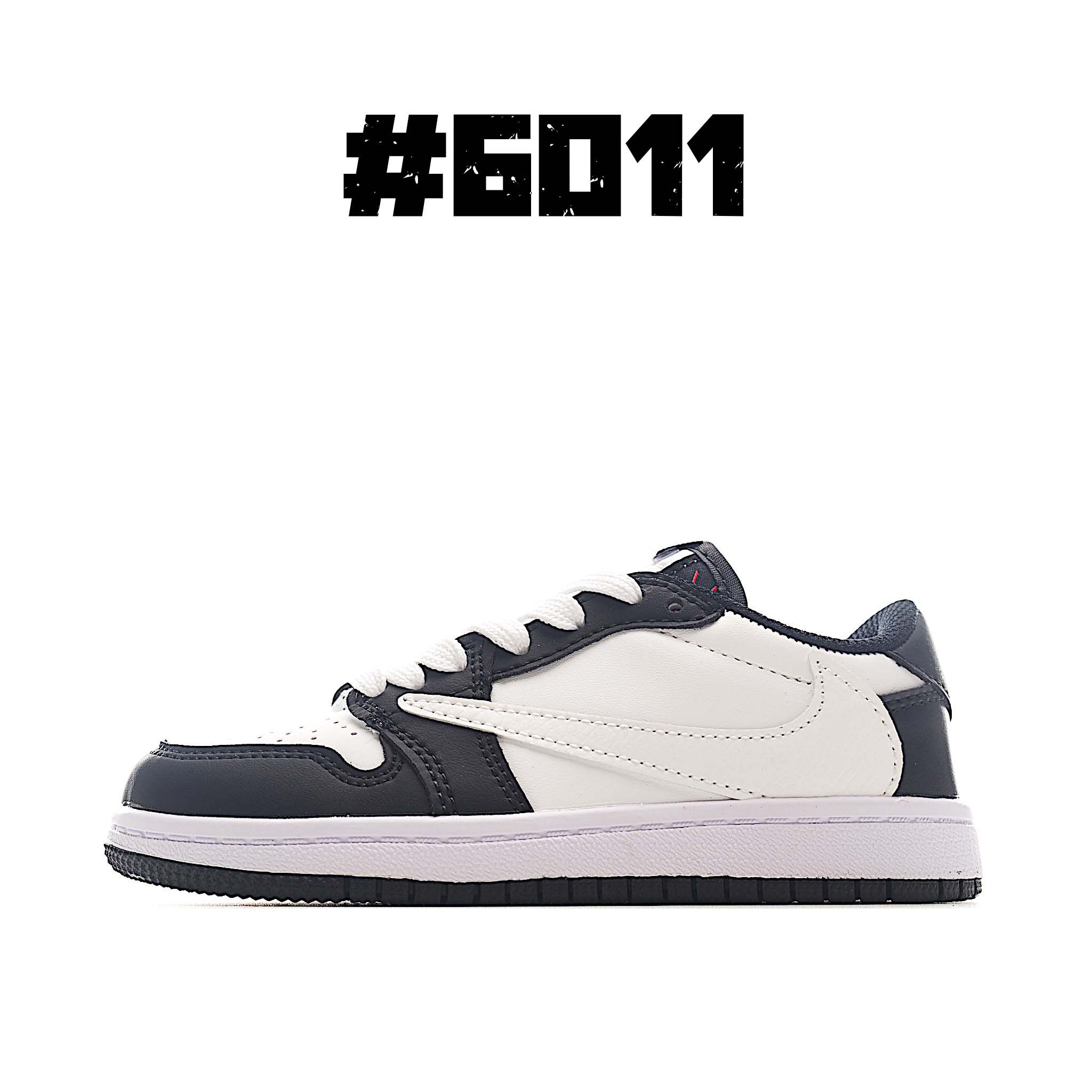 图片[3]-AJ 1 倒勾低帮联名儿童篮球鞋 这款时尚与舒适并存的潮流鞋，其耐磨鞋底和优质材料确保小脚始终舒适，适合各种日常活动，使其成为儿童运动鞋爱好者的完美选择。鞋跟采用联合品牌细节，脚下饰有标志性的双色橡胶鞋底，确保您的孩子在场上踢得最好。 尺码：24-37-选品中心