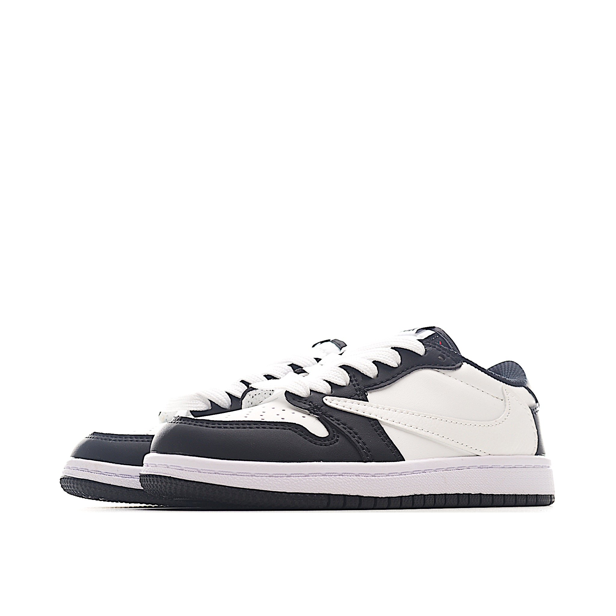 图片[3]-这款时尚与舒适并存的潮流鞋，其耐磨鞋底和优质材料确保小脚始终舒适，适合各种日常活动，使其成为儿童运动鞋爱好者的完美选择。鞋跟采用联合品牌细节，脚下饰有标志性的双色橡胶鞋底，确保您的孩子在场上踢得最好。 货号：6011 尺码：24-37-选品中心