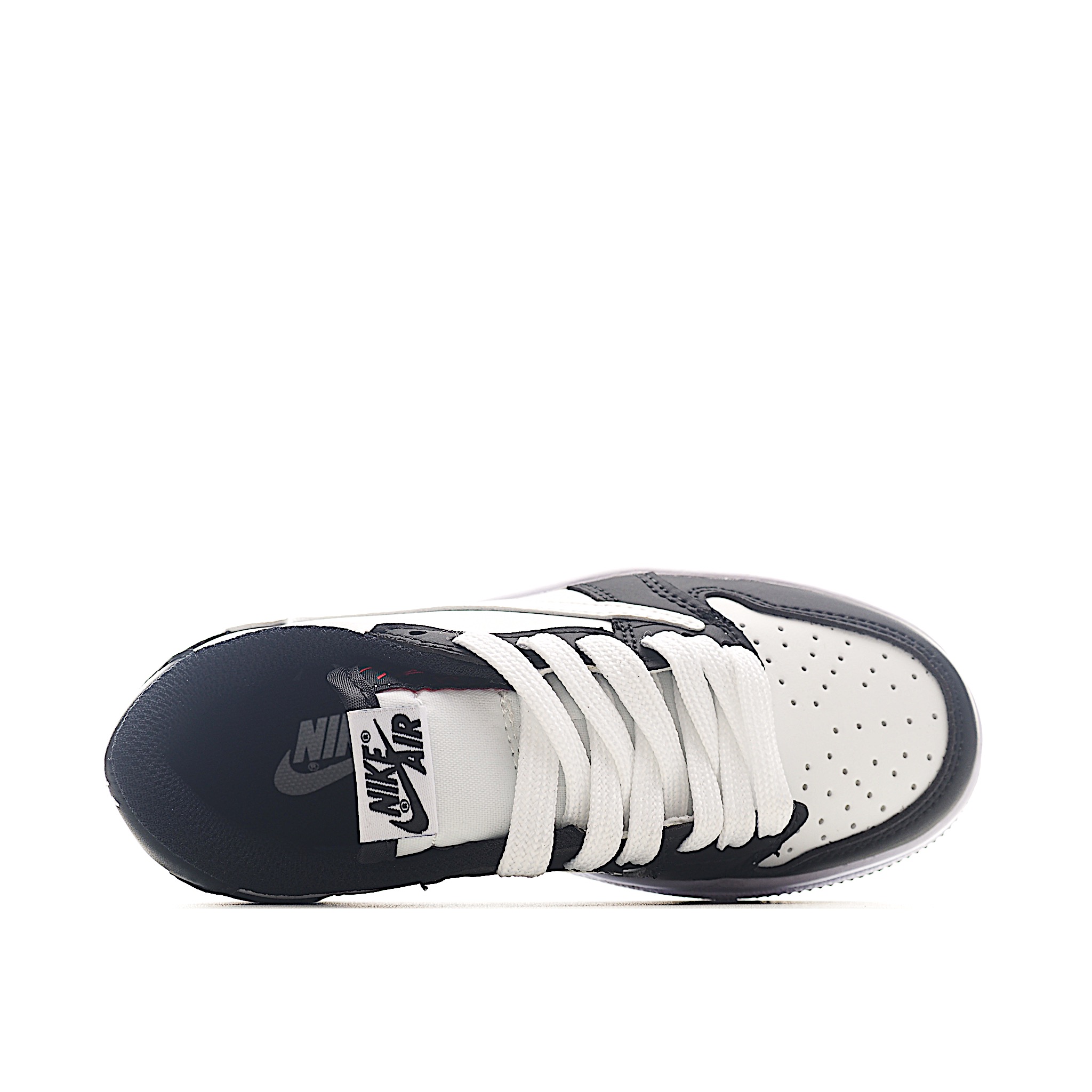 图片[5]-这款时尚与舒适并存的潮流鞋，其耐磨鞋底和优质材料确保小脚始终舒适，适合各种日常活动，使其成为儿童运动鞋爱好者的完美选择。鞋跟采用联合品牌细节，脚下饰有标志性的双色橡胶鞋底，确保您的孩子在场上踢得最好。 货号：6011 尺码：24-37-选品中心