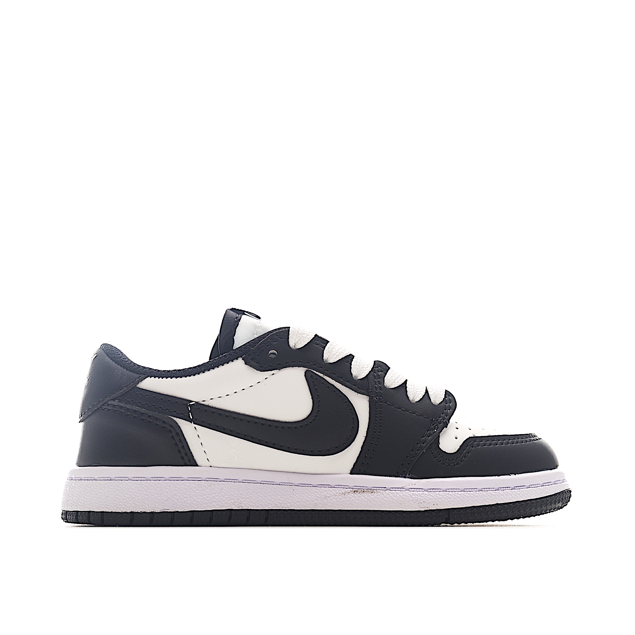 图片[2]-这款时尚与舒适并存的潮流鞋，其耐磨鞋底和优质材料确保小脚始终舒适，适合各种日常活动，使其成为儿童运动鞋爱好者的完美选择。鞋跟采用联合品牌细节，脚下饰有标志性的双色橡胶鞋底，确保您的孩子在场上踢得最好。 货号：6011 尺码：24-37-选品中心