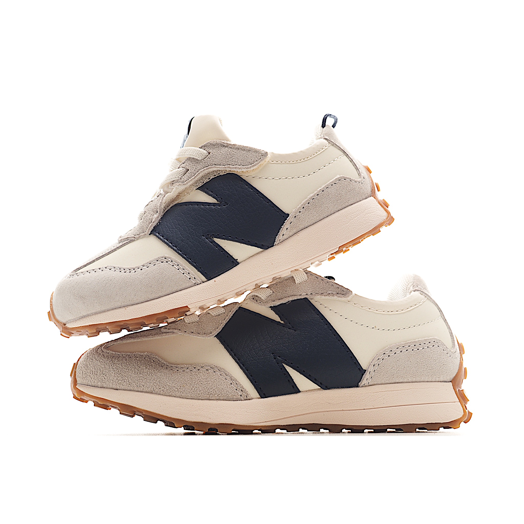 NO:338685,Designed for preschoolers, it combines retro classic design and modern comfort. The wide version design is more suitable for Asian children's feet and provides better support. The light and breathable material makes children more comfortable to walk. The unique large sole design ensures excellent grip and stability. It is ideal for playing and daily wear. Size 21-37 (small size 21-27 Velcro, large size 28-37 elastic band) Article number FE, NB, fendi,19860909专为学龄前儿童设计,以复古经典设计和现代舒适相结合,宽版设计更贴合亚洲儿童脚型,提供更佳支撑.轻盈透气的材质让孩子行走更加舒适,独特的大底设计确保出色的抓地力和稳定性,无论是玩耍还是日常穿着,都是理想选择. 尺码21-37 (小码21-27魔术贴,大码28-37松紧带) 货号FE,NB,fendi,,Children's