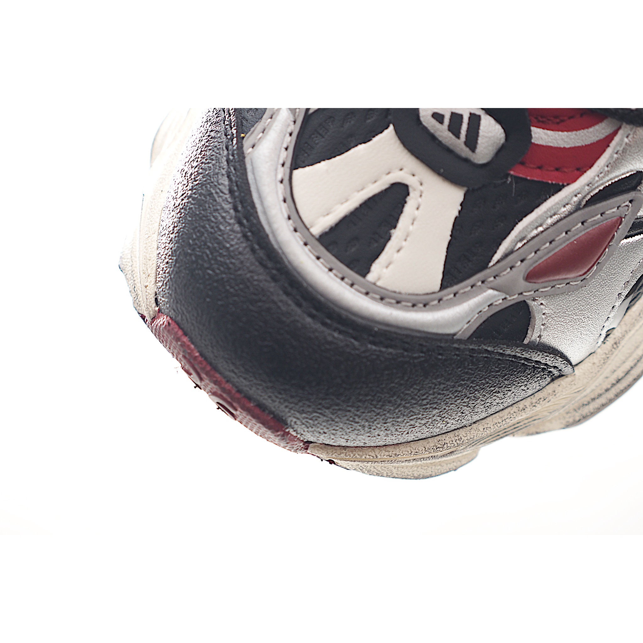 图片[7]-AD新款旋转扣做旧老爹鞋童鞋 尺码：26-37码 经典做旧老爹鞋🆕 优质锁扣设计，穿脱方便✌🏻 优质面料拼接，质感满满💯 耐磨防滑大底，脚感超赞👍🏻-选品中心