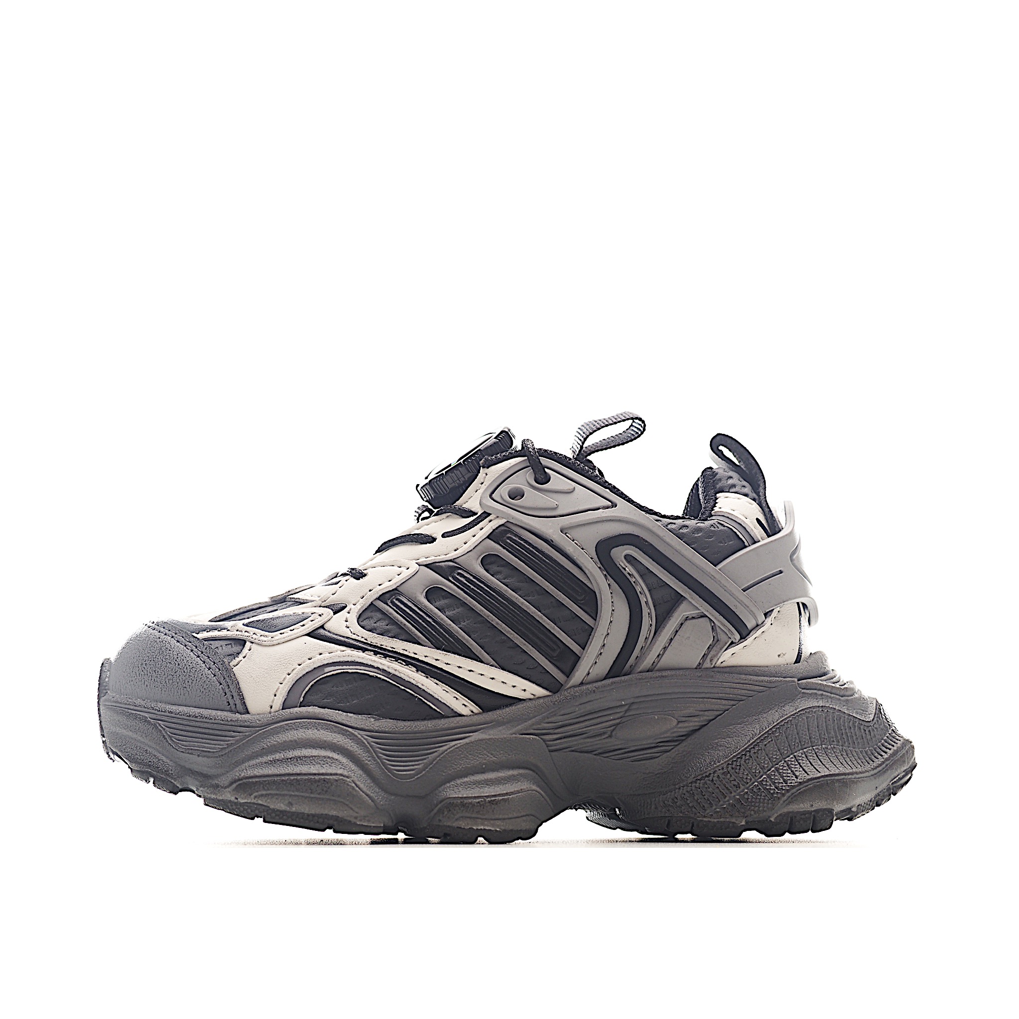 AD新款旋转扣做旧老爹鞋童鞋 尺码：26-37码 经典做旧老爹鞋🆕 优质锁扣设计，穿脱方便✌🏻 优质面料拼接，质感满满💯 耐磨防滑大底，脚感超赞👍🏻-选品中心