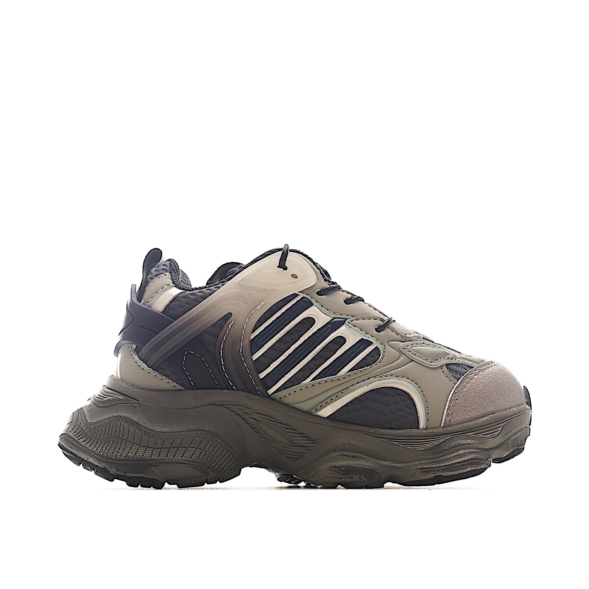 图片[2]-AD新款旋转扣做旧老爹鞋童鞋 尺码：26-37码 经典做旧老爹鞋🆕 优质锁扣设计，穿脱方便✌🏻 优质面料拼接，质感满满💯 耐磨防滑大底，脚感超赞👍🏻-选品中心