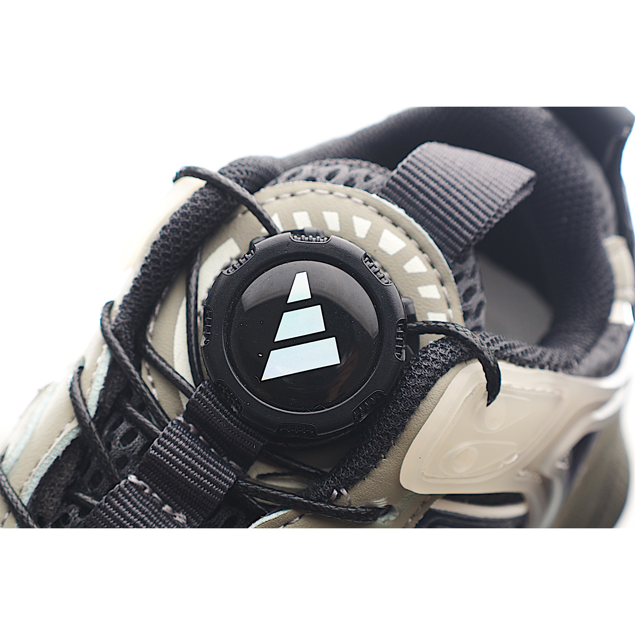 图片[8]-AD新款旋转扣做旧老爹鞋童鞋 尺码：26-37码 经典做旧老爹鞋🆕 优质锁扣设计，穿脱方便✌🏻 优质面料拼接，质感满满💯 耐磨防滑大底，脚感超赞👍🏻-选品中心