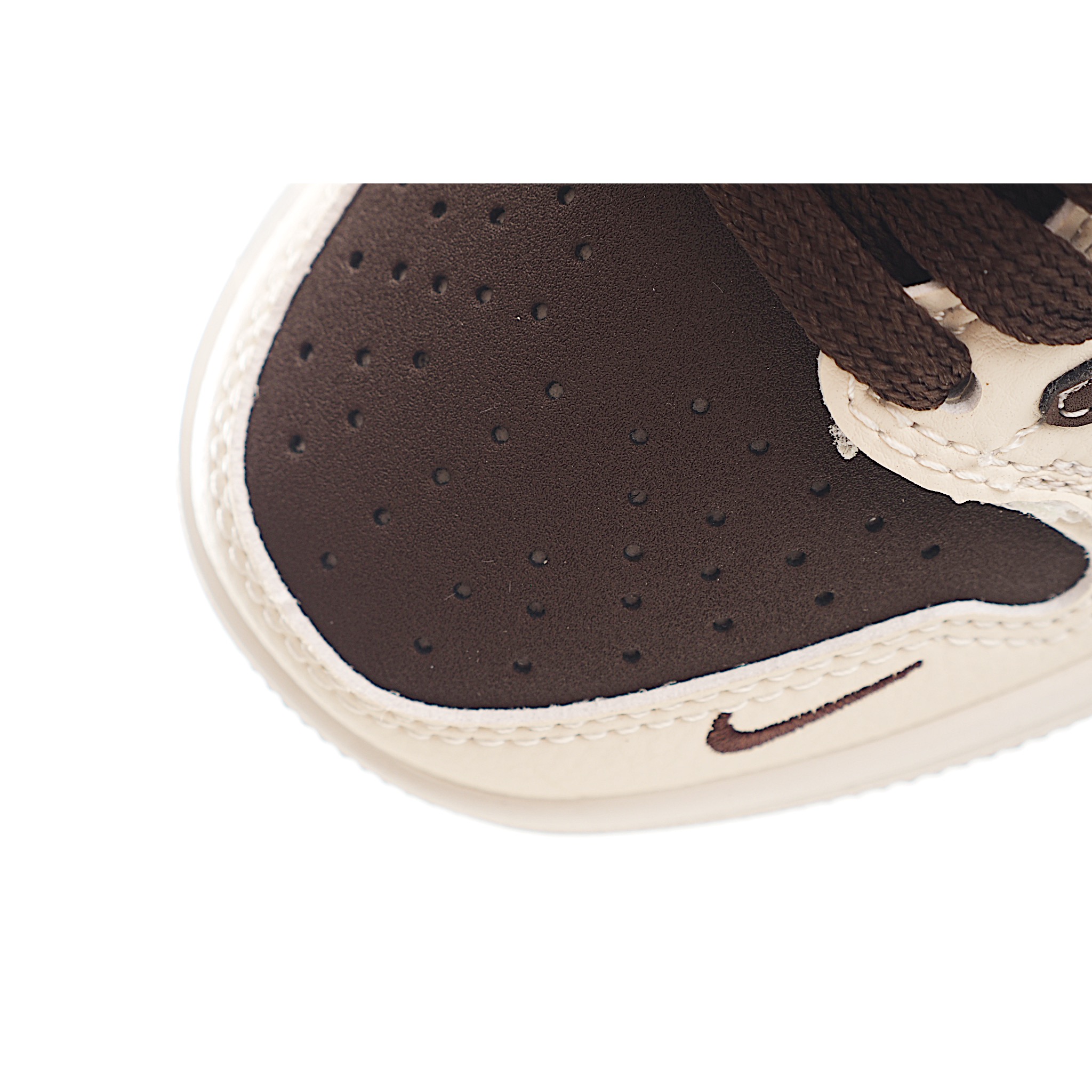 图片[7]-这款时尚与舒适并存的潮流鞋，其耐磨鞋底和优质材料确保小脚始终舒适，适合各种日常活动，使其成为儿童运动鞋爱好者的完美选择。鞋跟采用联合品牌细节，脚下饰有标志性的双色橡胶鞋底，确保您的孩子在场上踢得最好。 货号：7901 尺码：24-37-选品中心