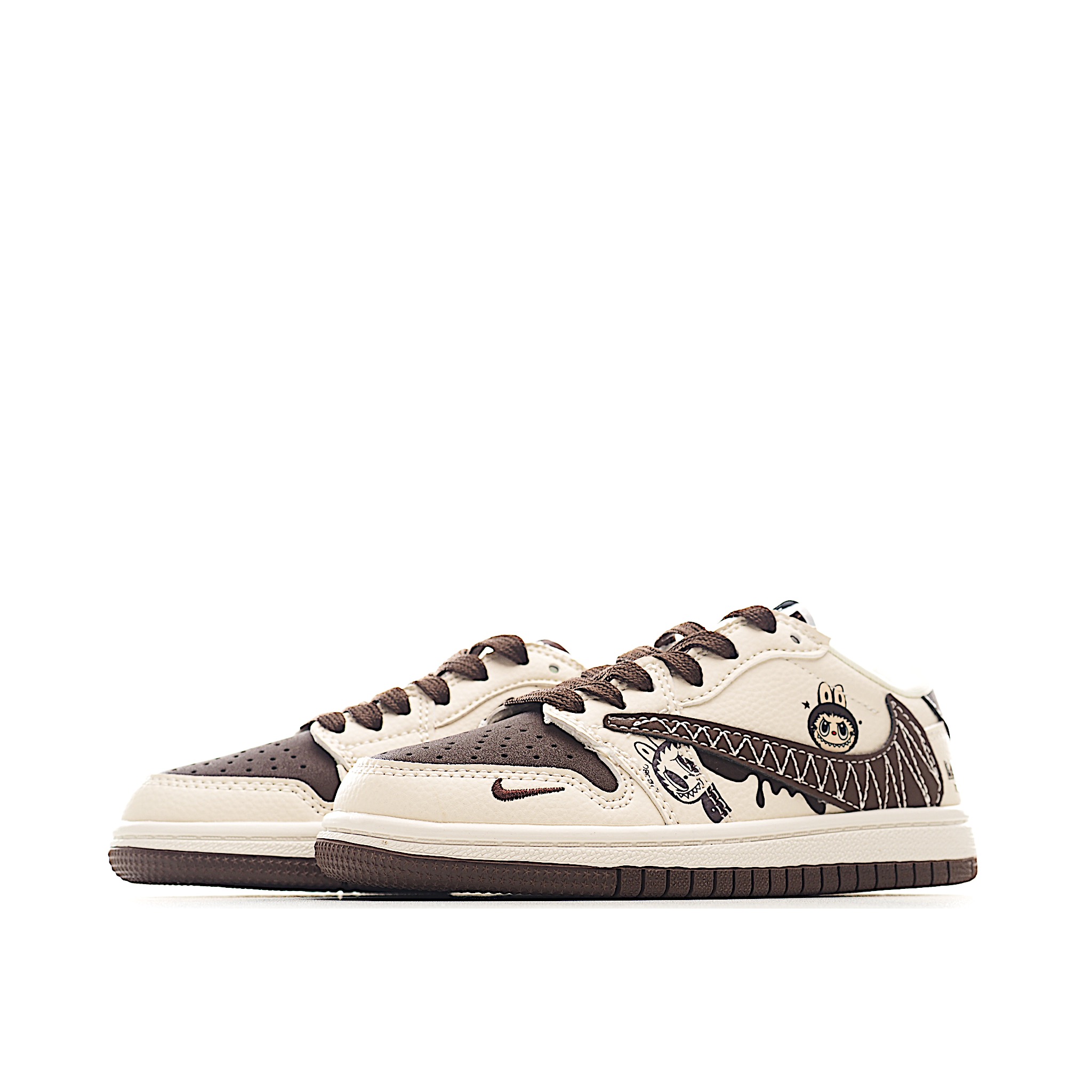 图片[3]-这款时尚与舒适并存的潮流鞋，其耐磨鞋底和优质材料确保小脚始终舒适，适合各种日常活动，使其成为儿童运动鞋爱好者的完美选择。鞋跟采用联合品牌细节，脚下饰有标志性的双色橡胶鞋底，确保您的孩子在场上踢得最好。 货号：7901 尺码：24-37-选品中心