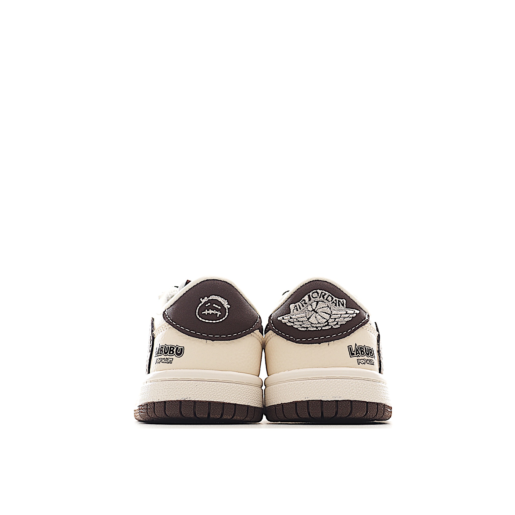 图片[4]-这款时尚与舒适并存的潮流鞋，其耐磨鞋底和优质材料确保小脚始终舒适，适合各种日常活动，使其成为儿童运动鞋爱好者的完美选择。鞋跟采用联合品牌细节，脚下饰有标志性的双色橡胶鞋底，确保您的孩子在场上踢得最好。 货号：7901 尺码：24-37-选品中心