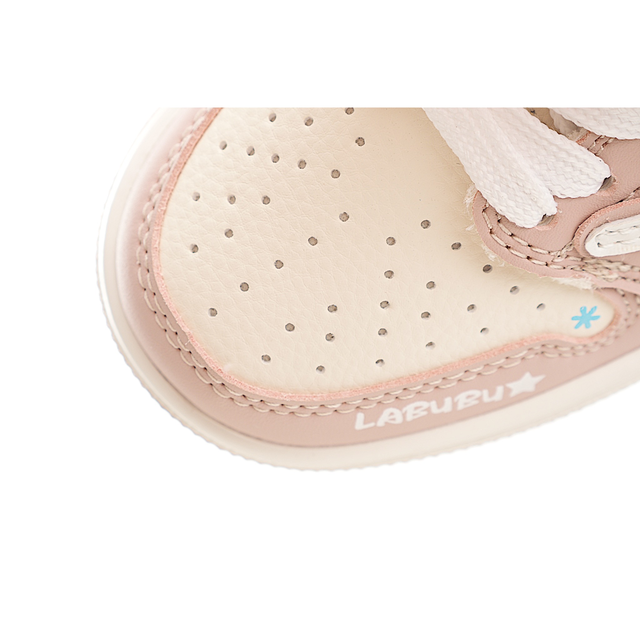 图片[7]-这款时尚与舒适并存的潮流鞋，其耐磨鞋底和优质材料确保小脚始终舒适，适合各种日常活动，使其成为儿童运动鞋爱好者的完美选择。鞋跟采用联合品牌细节，脚下饰有标志性的双色橡胶鞋底，确保您的孩子在场上踢得最好。 货号：7206 尺码：24-37-选品中心