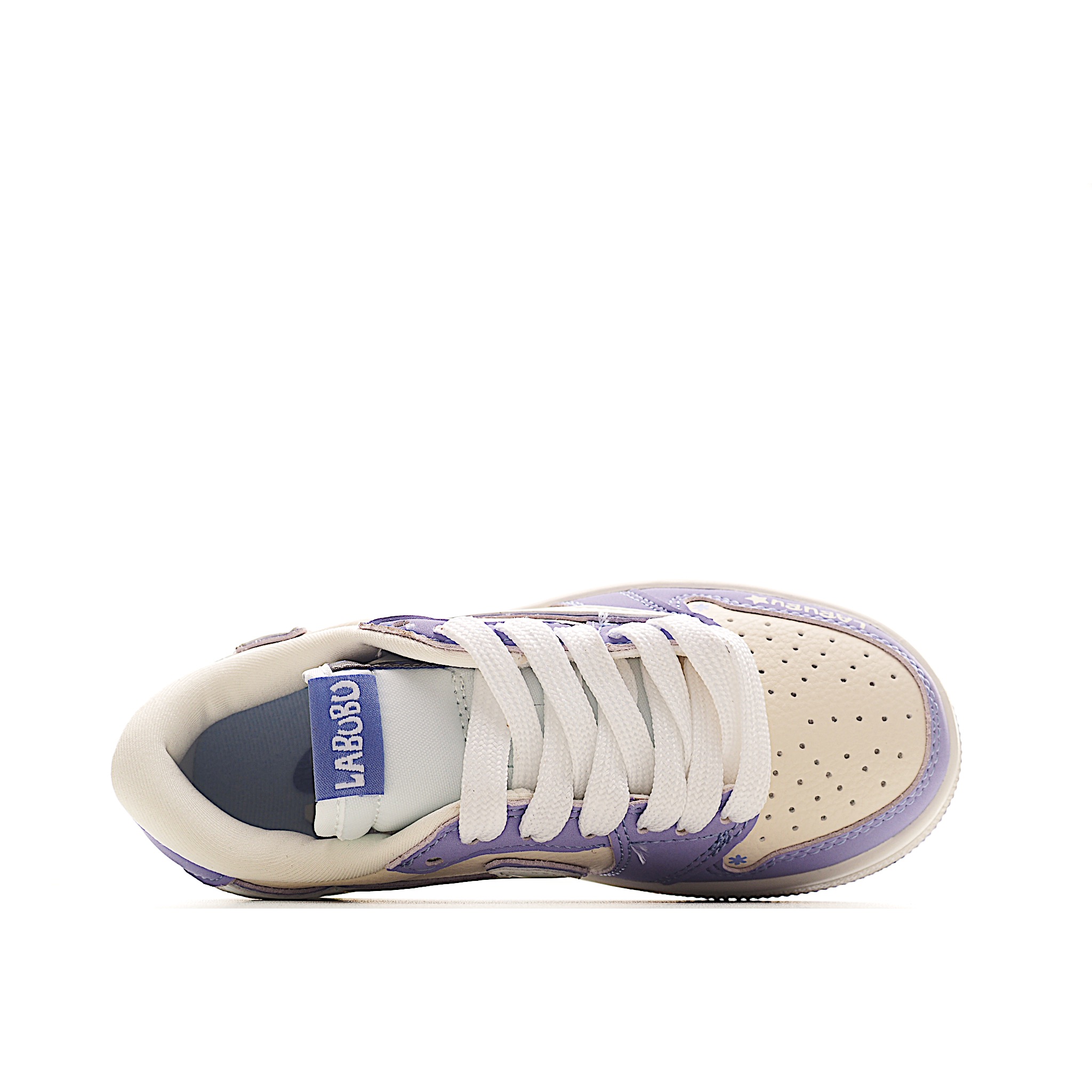 图片[9]-这款时尚与舒适并存的潮流鞋，其耐磨鞋底和优质材料确保小脚始终舒适，适合各种日常活动，使其成为儿童运动鞋爱好者的完美选择。鞋跟采用联合品牌细节，脚下饰有标志性的双色橡胶鞋底，确保您的孩子在场上踢得最好。 货号：9512 尺码：24-37-选品中心