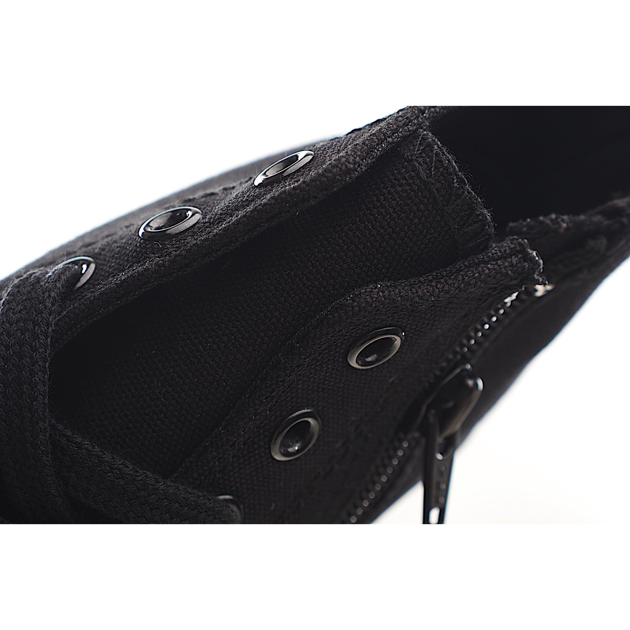 图片[5]-前系带+侧开拉链双闭合的设计方便穿着，很大程度贴合宝宝的脚型，提升舒适度。柔软的橡胶鞋跟内置板，鞋底设计在脚部弯曲处牢固弯曲。柔软的鞋底设计，减轻脚部负担鞋跟区域内置板的鞋底设计，可在脚弯曲处牢固弯曲可拆卸抗菌杯鞋垫，贴合度和缓冲性极佳 。 货号：8002 尺码：24-35-选品中心